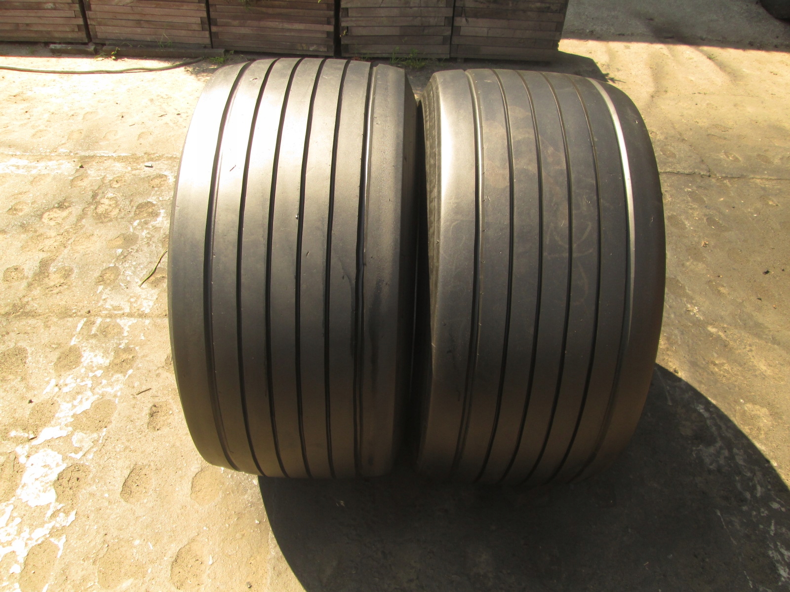 435 / 50r19.5 Goodyear FUELMAX t 2шт полуприцеп пара