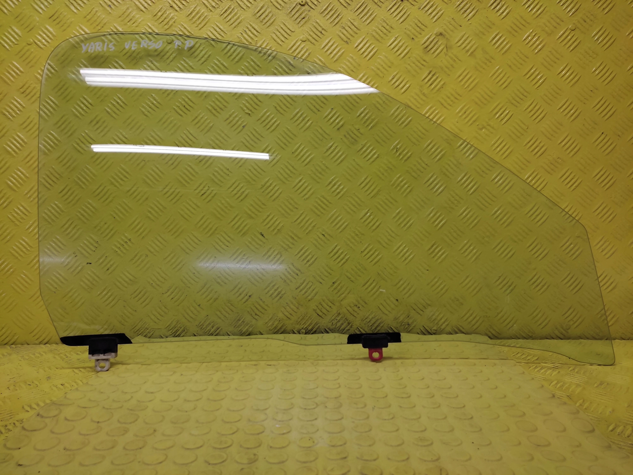 TOYOTA YARIS VERSO СКЛО ПЕРЕДНЬОЇ ПРАВОЇ ДВЕРІ