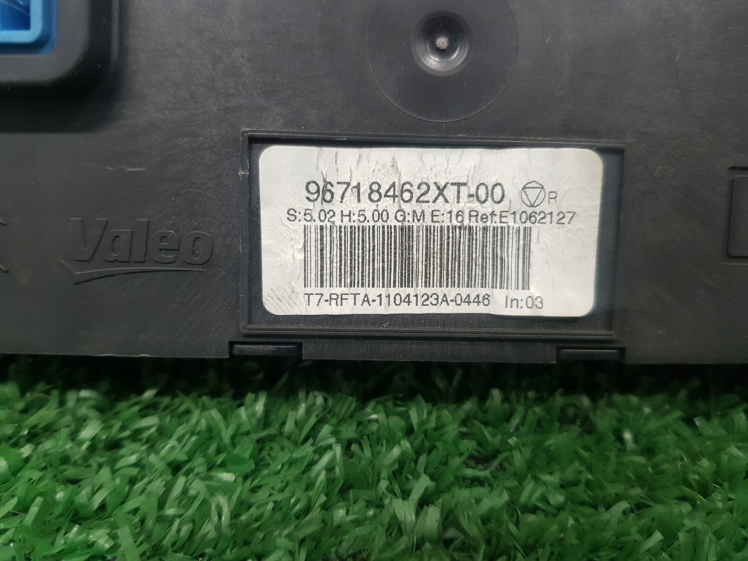 control panel air conditioning devices PEUGEOT 308 96718462XT