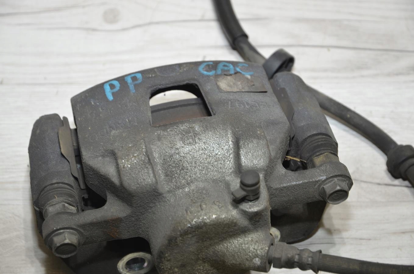 caliper right front 1.2 VVTI Citroen C4 Cactus 16r