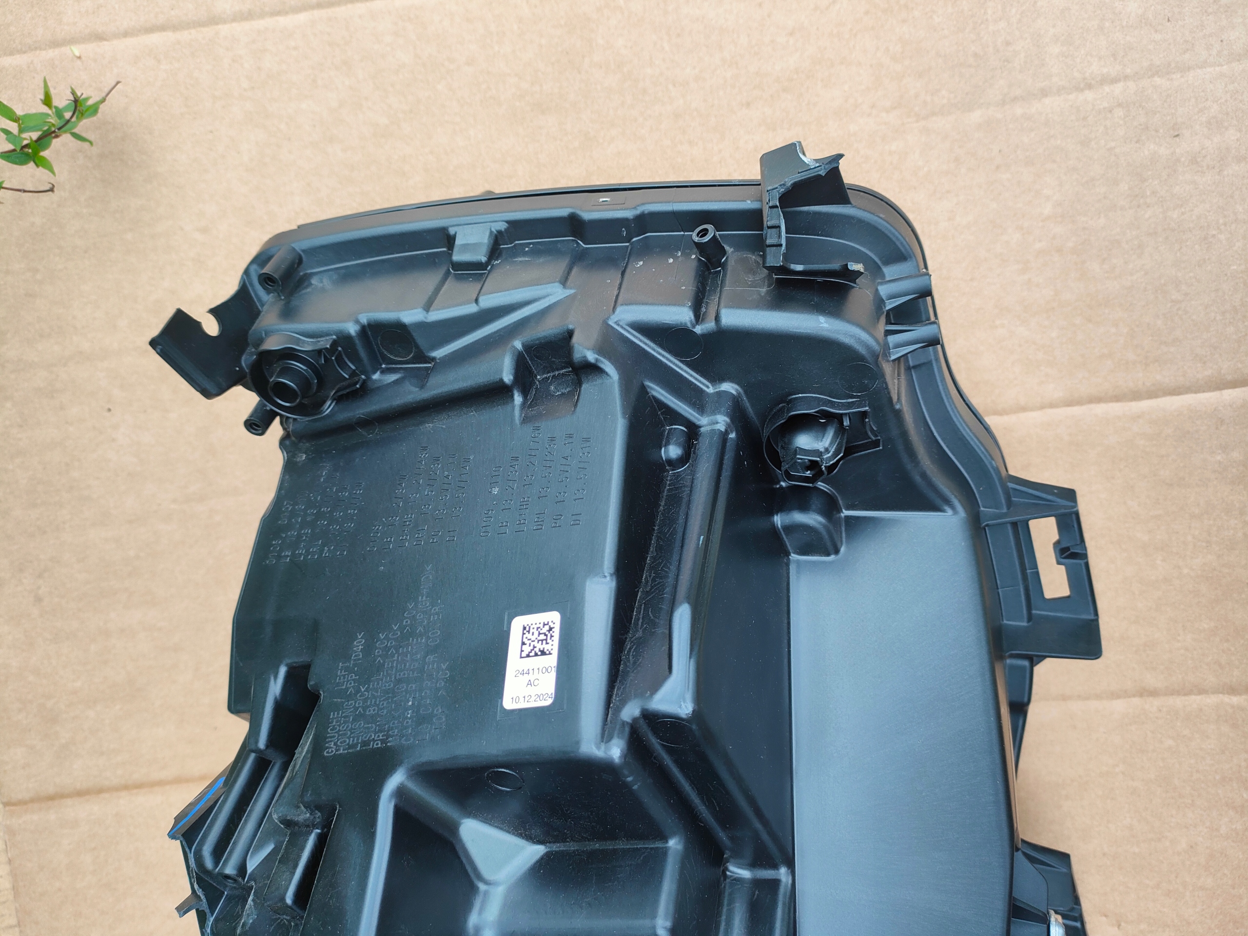 Renault Austral 2023 front side left light front 260606399R