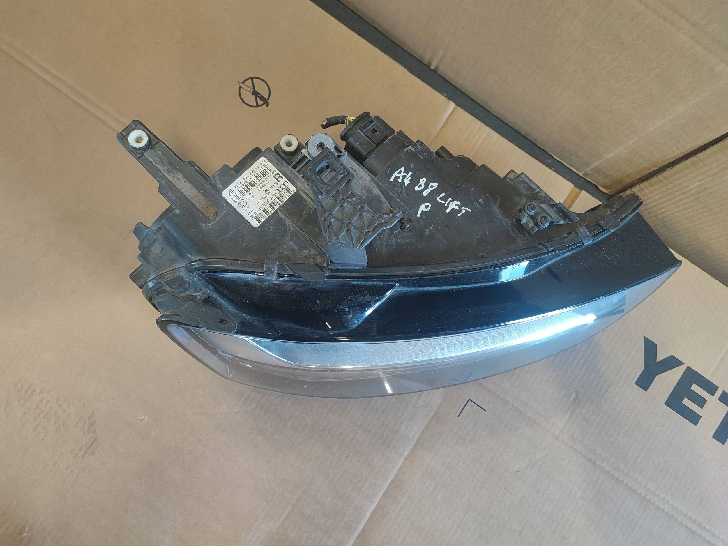 AUDI A4 B8 LIFT light front front left 8K0941004AB complete