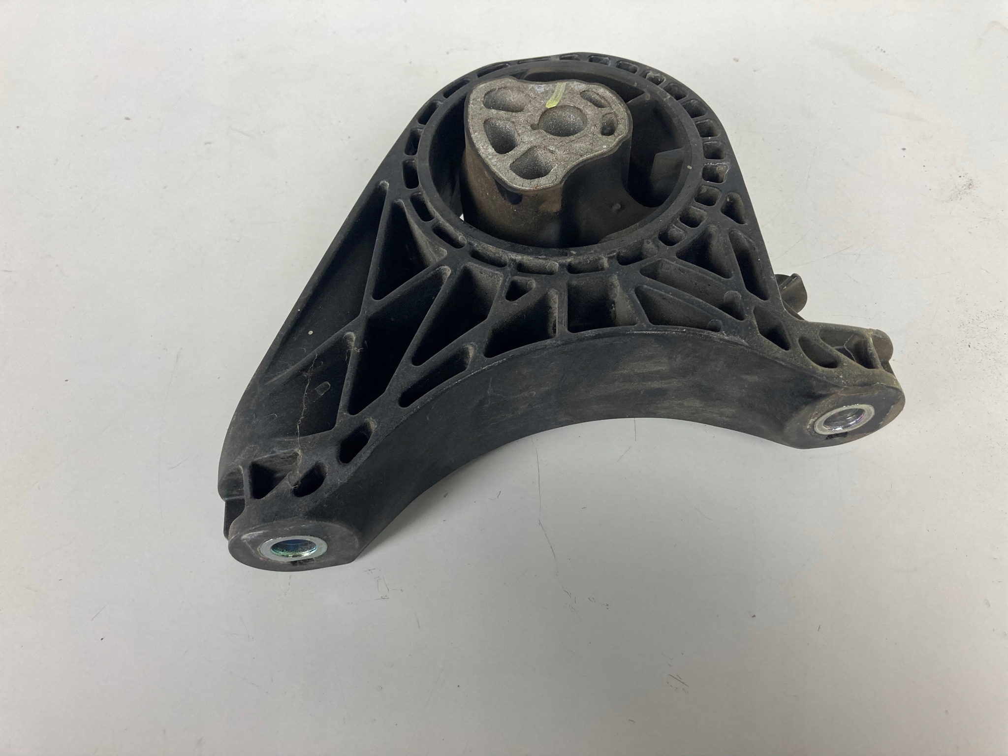 INSIGNIA B 2.0 ЛАПА ПОДУШКА КОРОБКИ 22985100