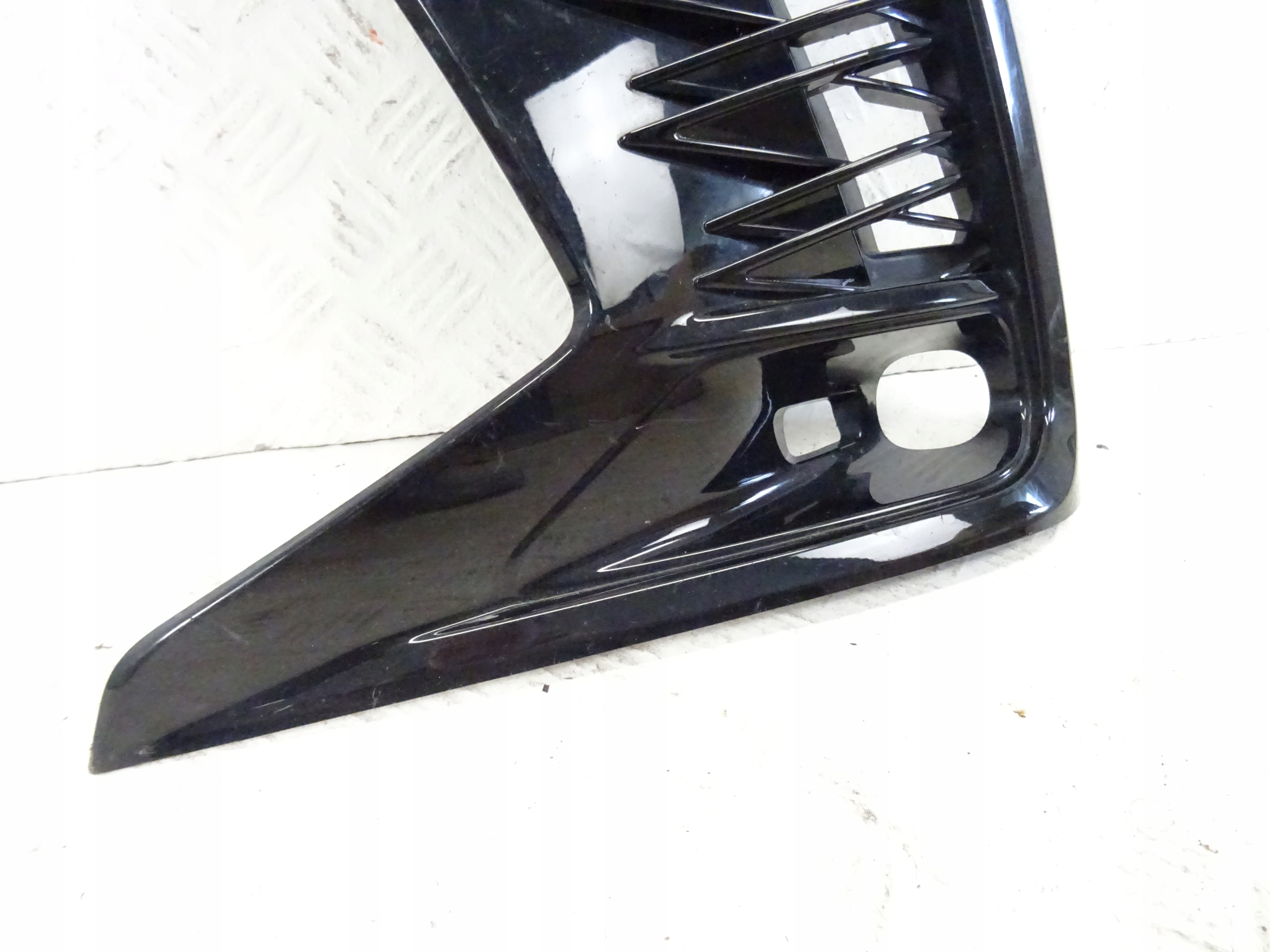 grid of a bumper front front left LEXUS NX II SPORT 53128-78060