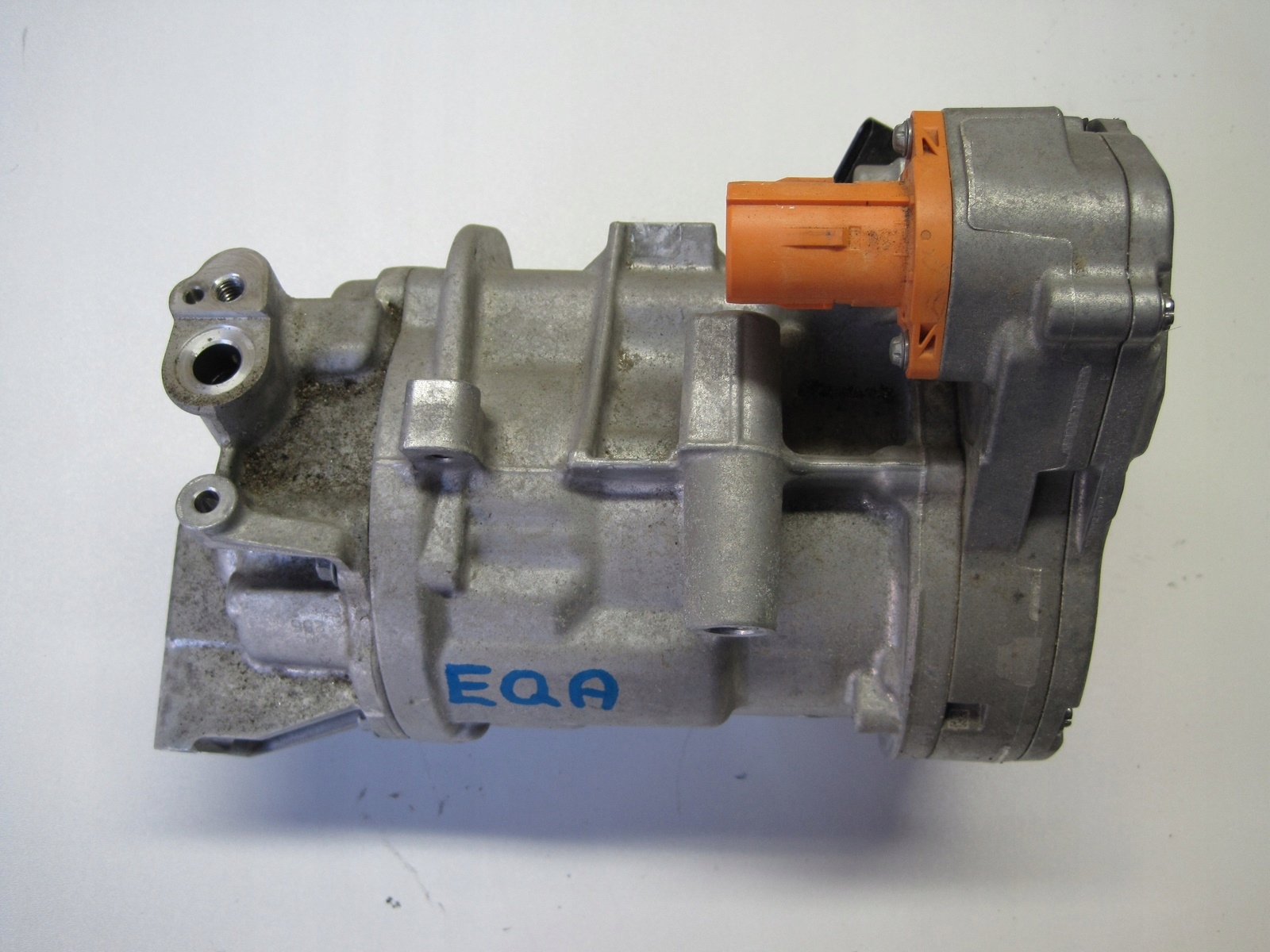 kompresor klimatizaci MERCEDES EQA A0008304404