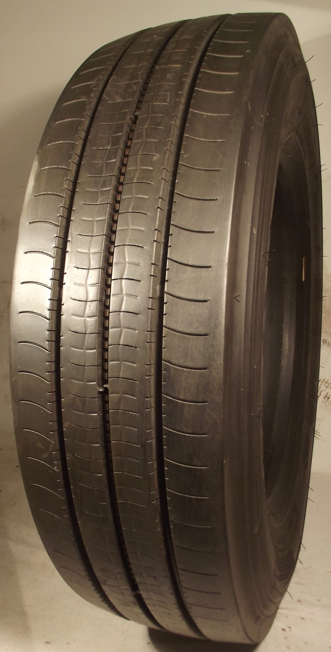 215/75R17.5 128 / 126M BRIDGESTONE R-STEER 002 2020r