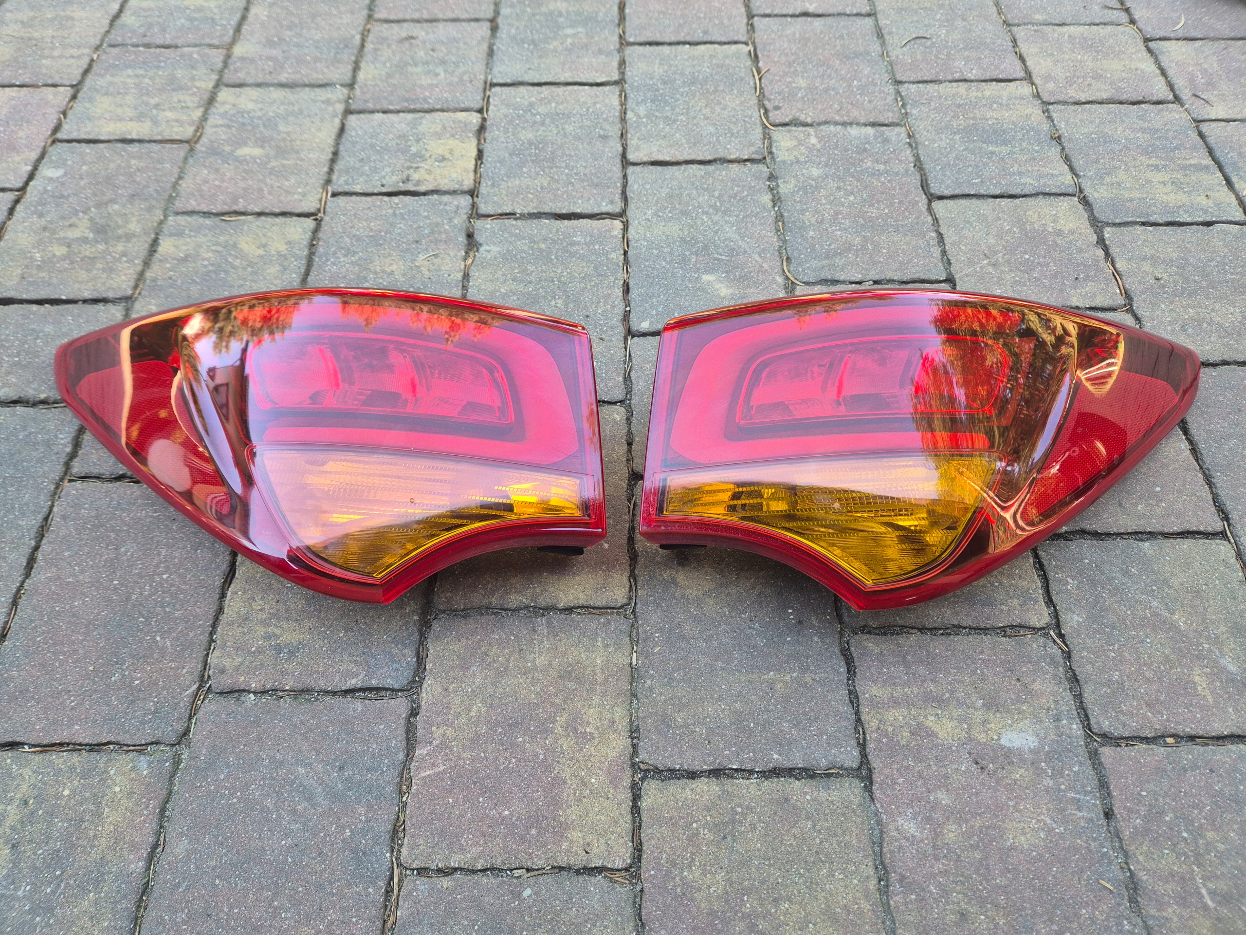 LAMPA PRAWY LEWY TYL HYUNDAI SANTA FE III LIFT