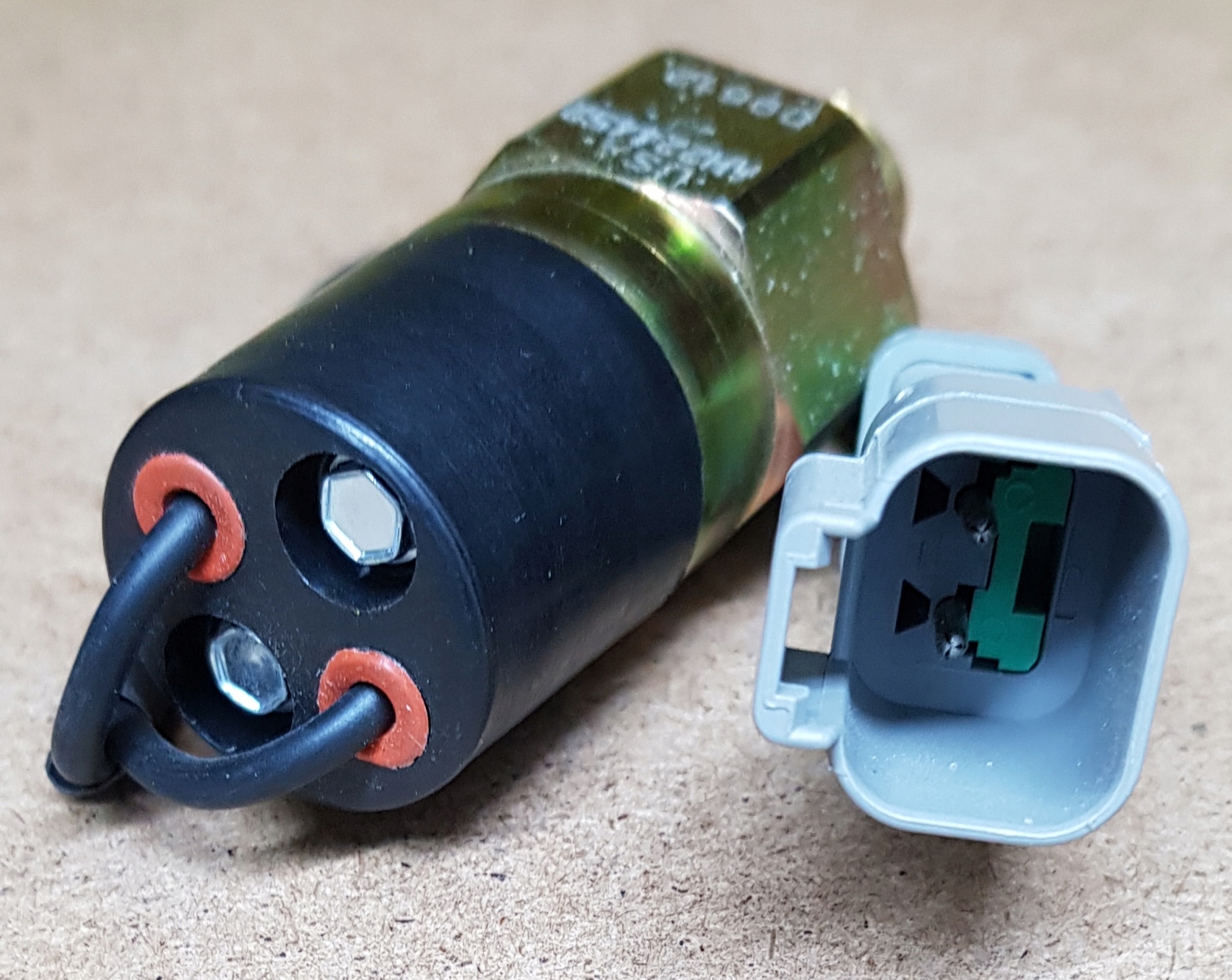 ОРИГИНАЛЬНЫЙ ДАТЧИК ДАВЛЕНИЯ JOHN DEERE AH224452