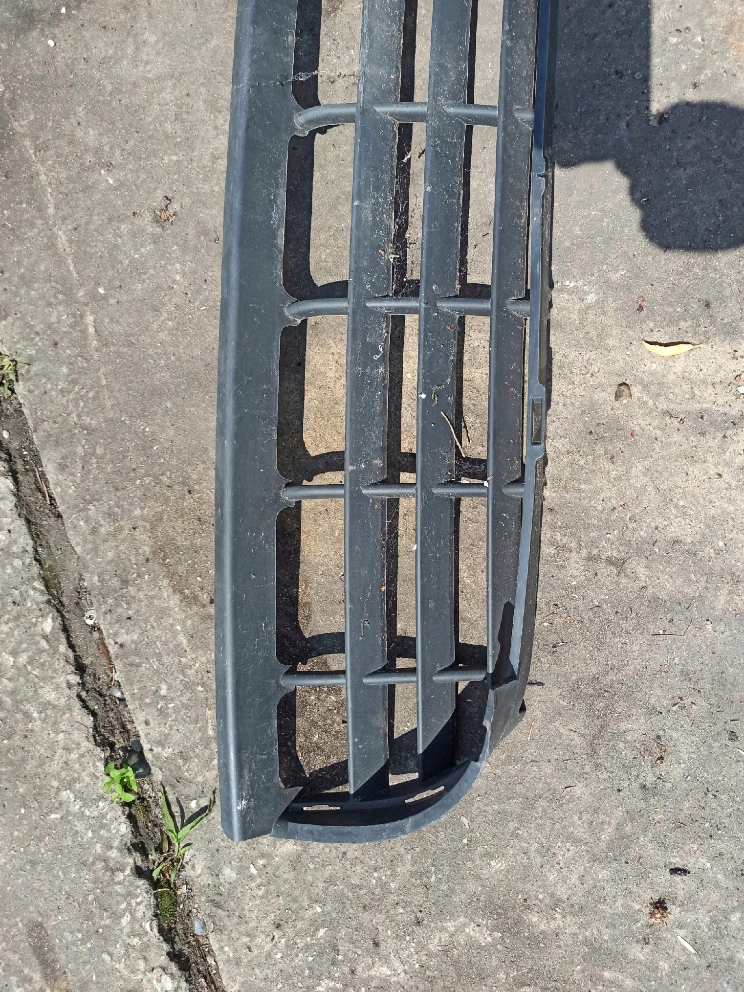 VW CRAFTER griglia medio Paraurti 2E0807835A