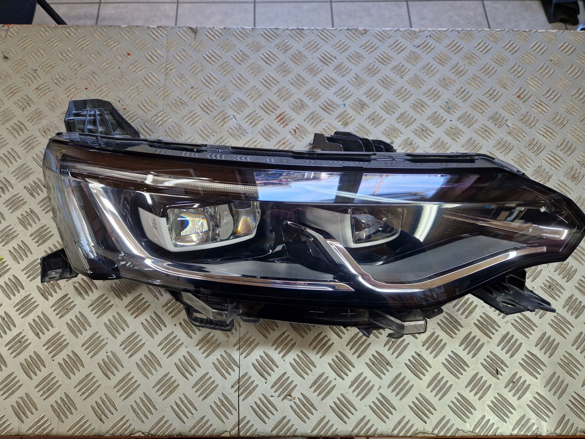 light right front FULL LED PURE VISION RENAULT TALISMAN 2015R->