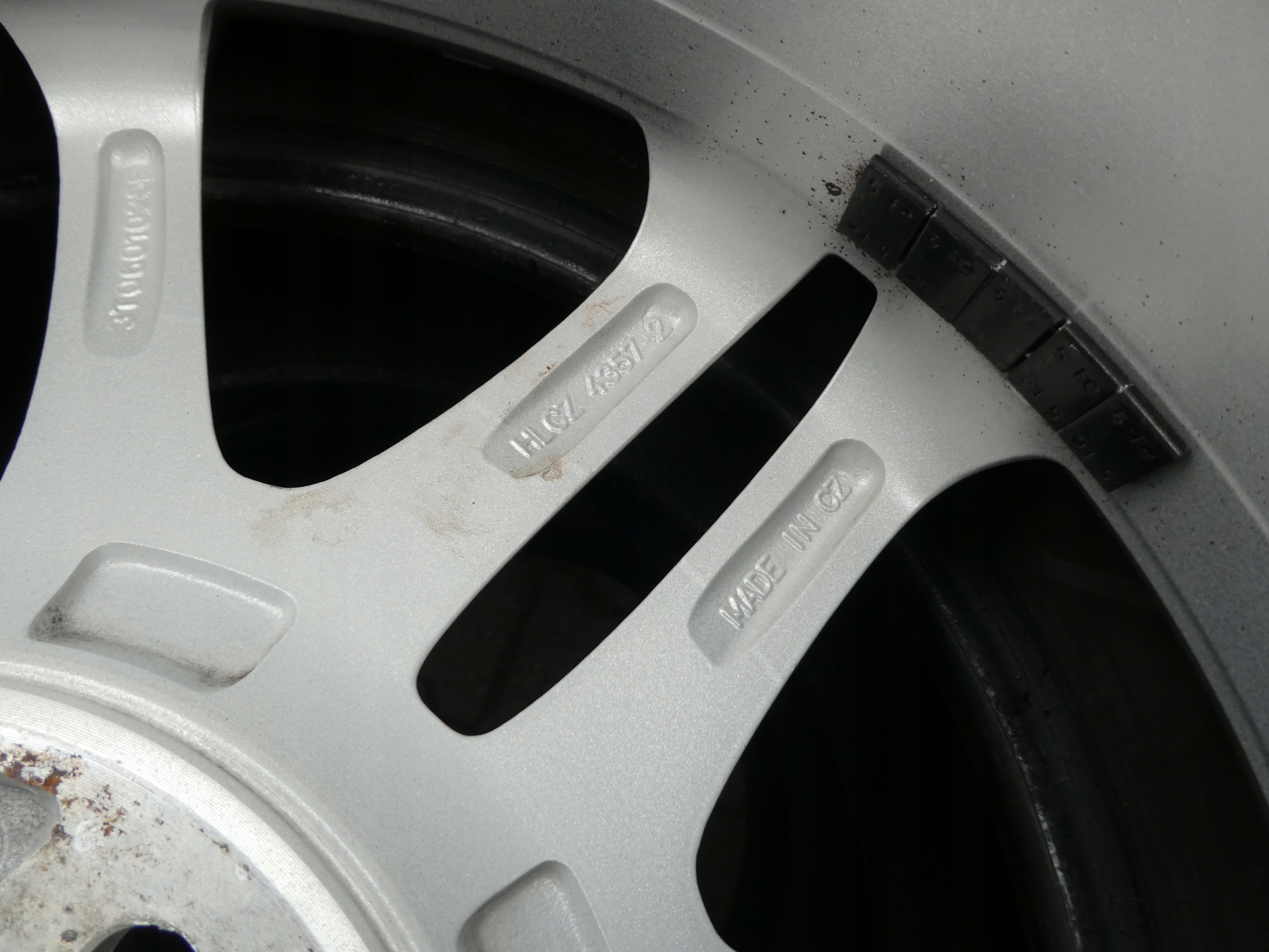4X discs aluminium disc 3T0601025E SKODA 5X112