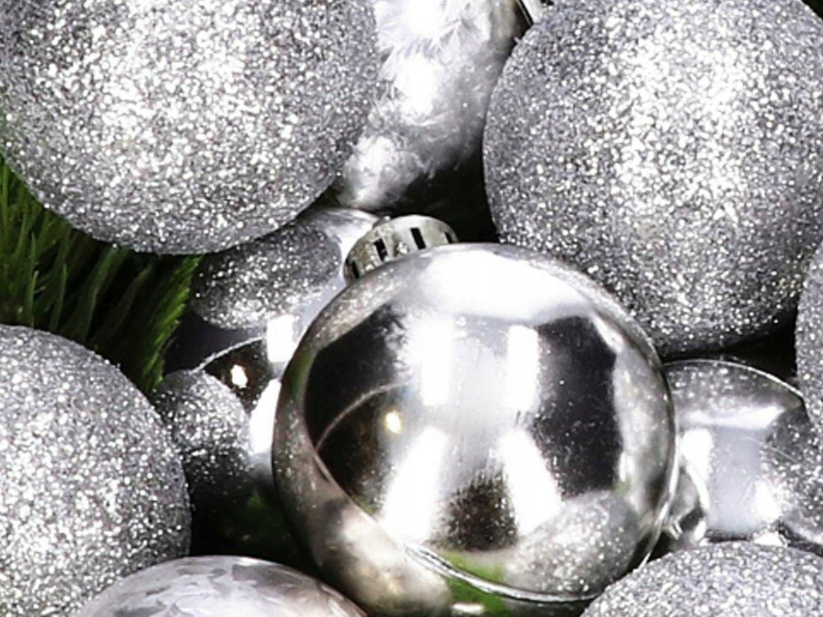 BOMBKI CHOINKOWE NA CHOINKĘ BOMBKA 2,5cm 24szt Najdłuższy wymiar 2.5 cm