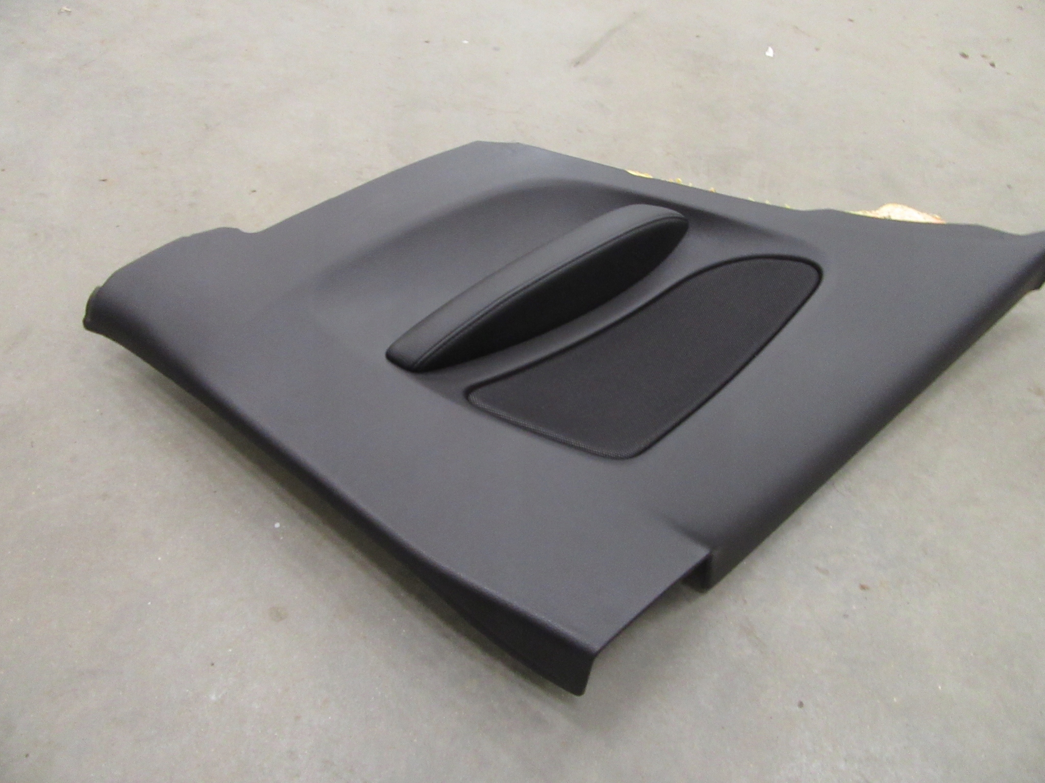 side upholstery cover left rear part BMW seria 1 e81