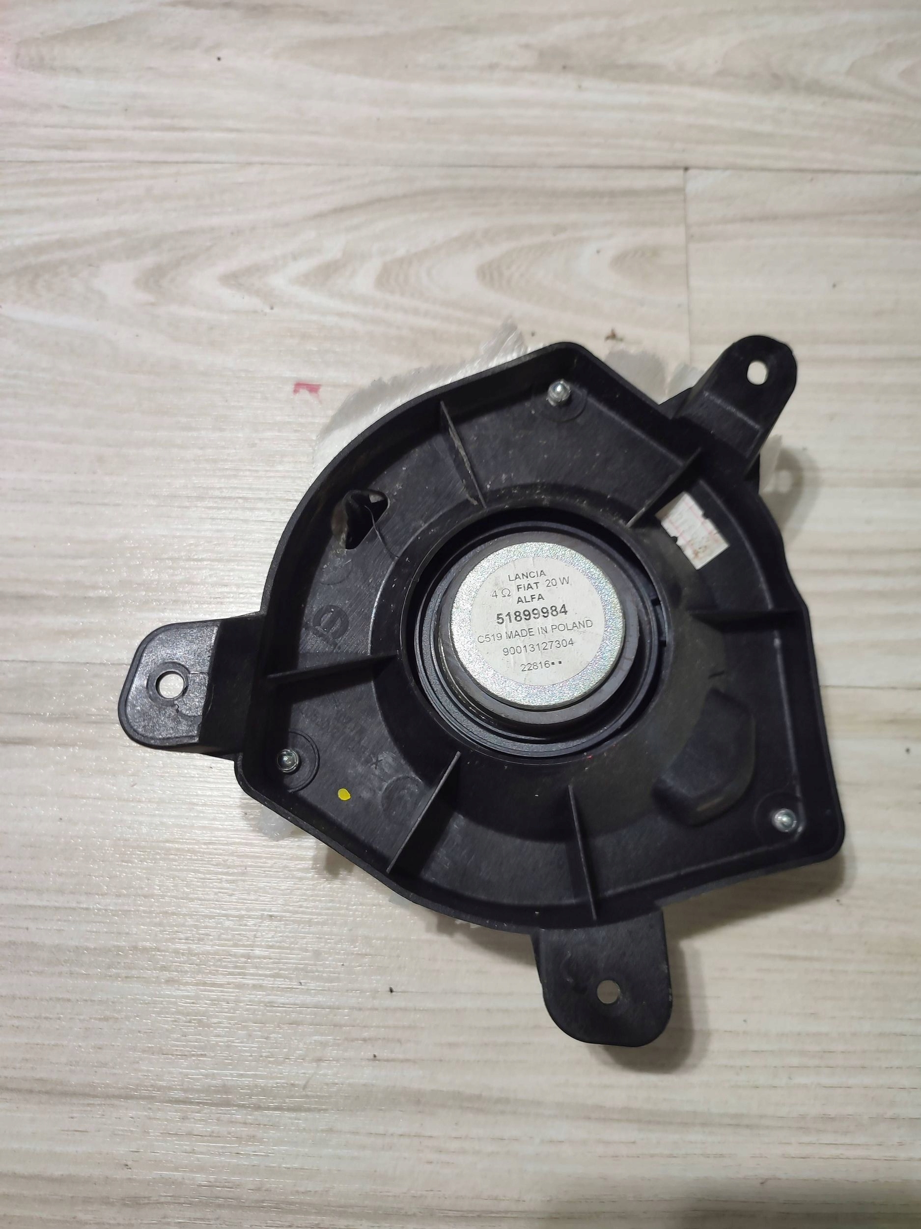 Fiat Tipo 2018 rear part side left speaker door tylnych