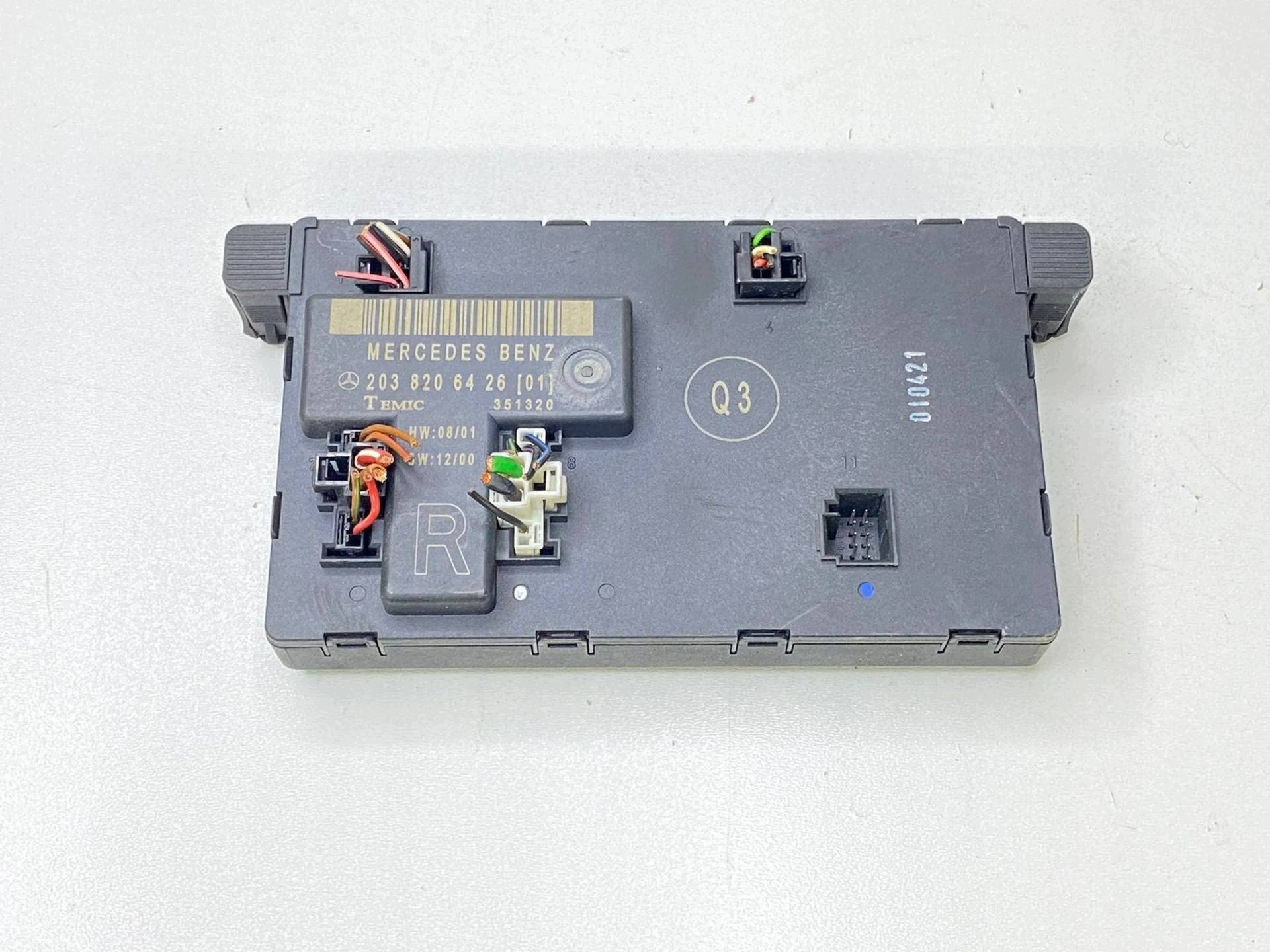 module door front right side Mercedes-Benz C W203 2001 2038206426