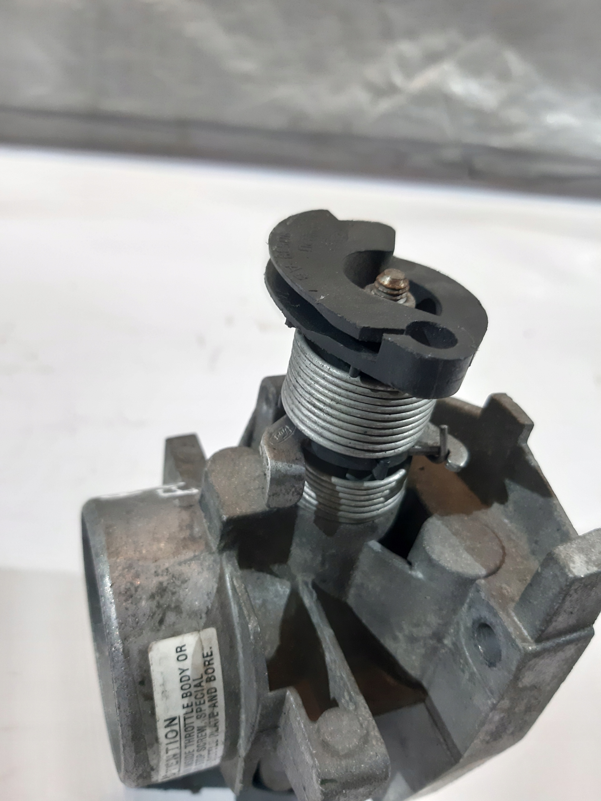 Ford KA 1.3B Valvola a farfalla OE 96BF9E927DA