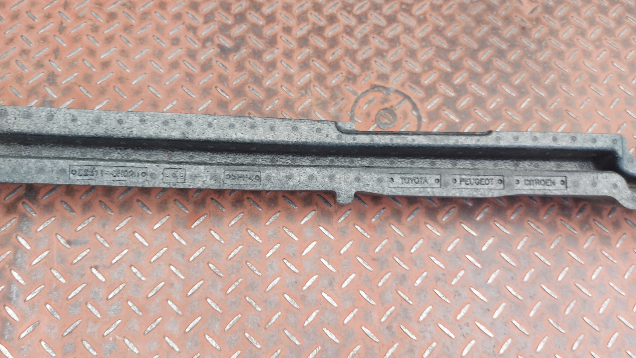 ABSORBER ASSORBITORE Paraurti Anteriore TOYOTA AYGO II 14