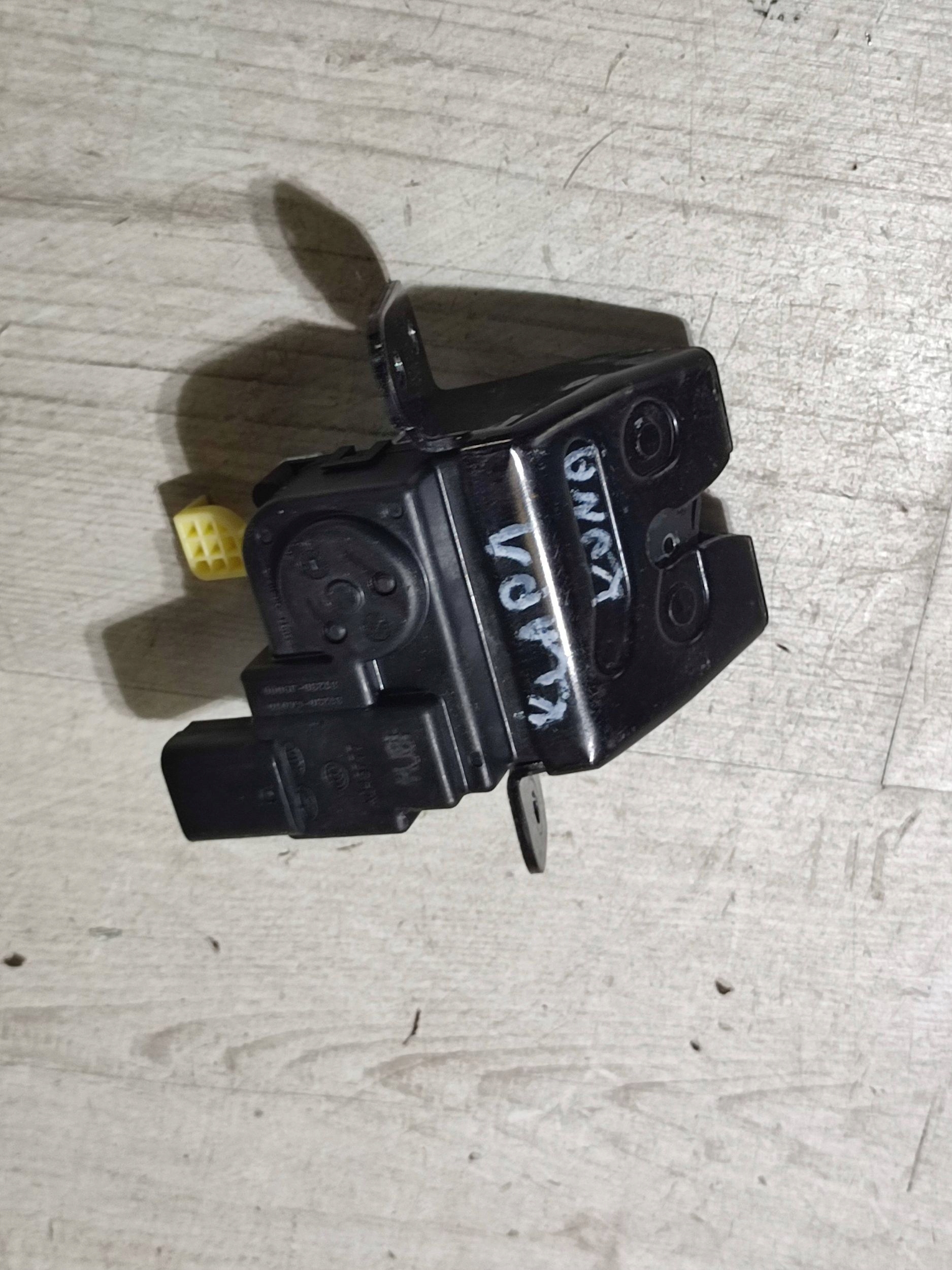 lock bonnet boot rear part Hyundai Kona and 81230G6010