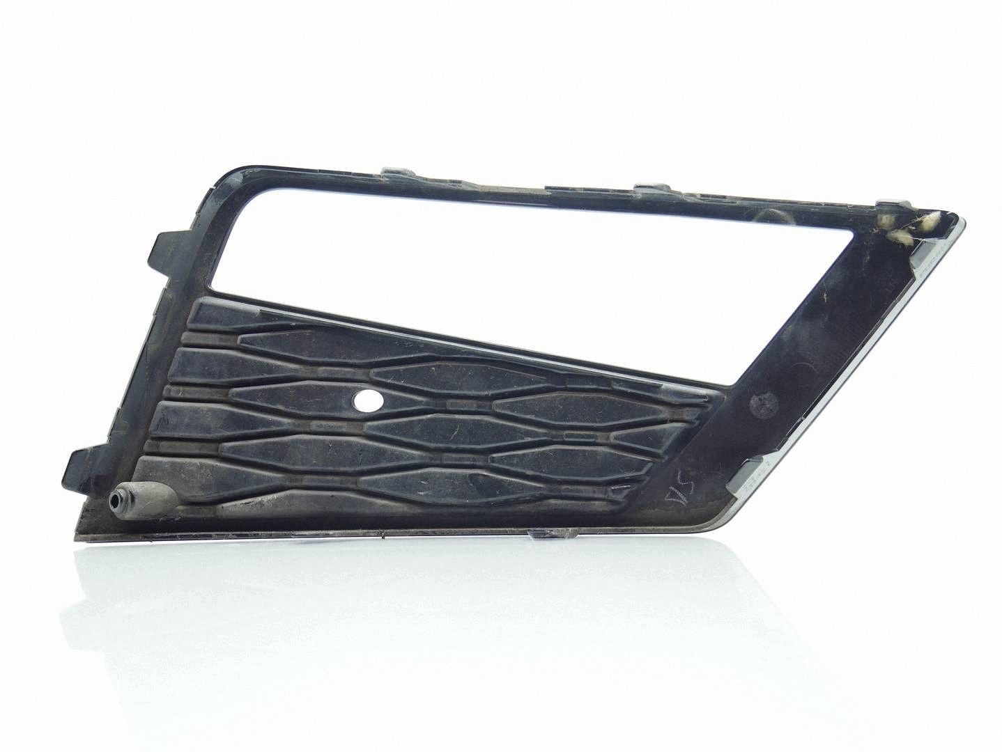 grid lower of a bumper right front VW TIGUAN II 5NA853666A