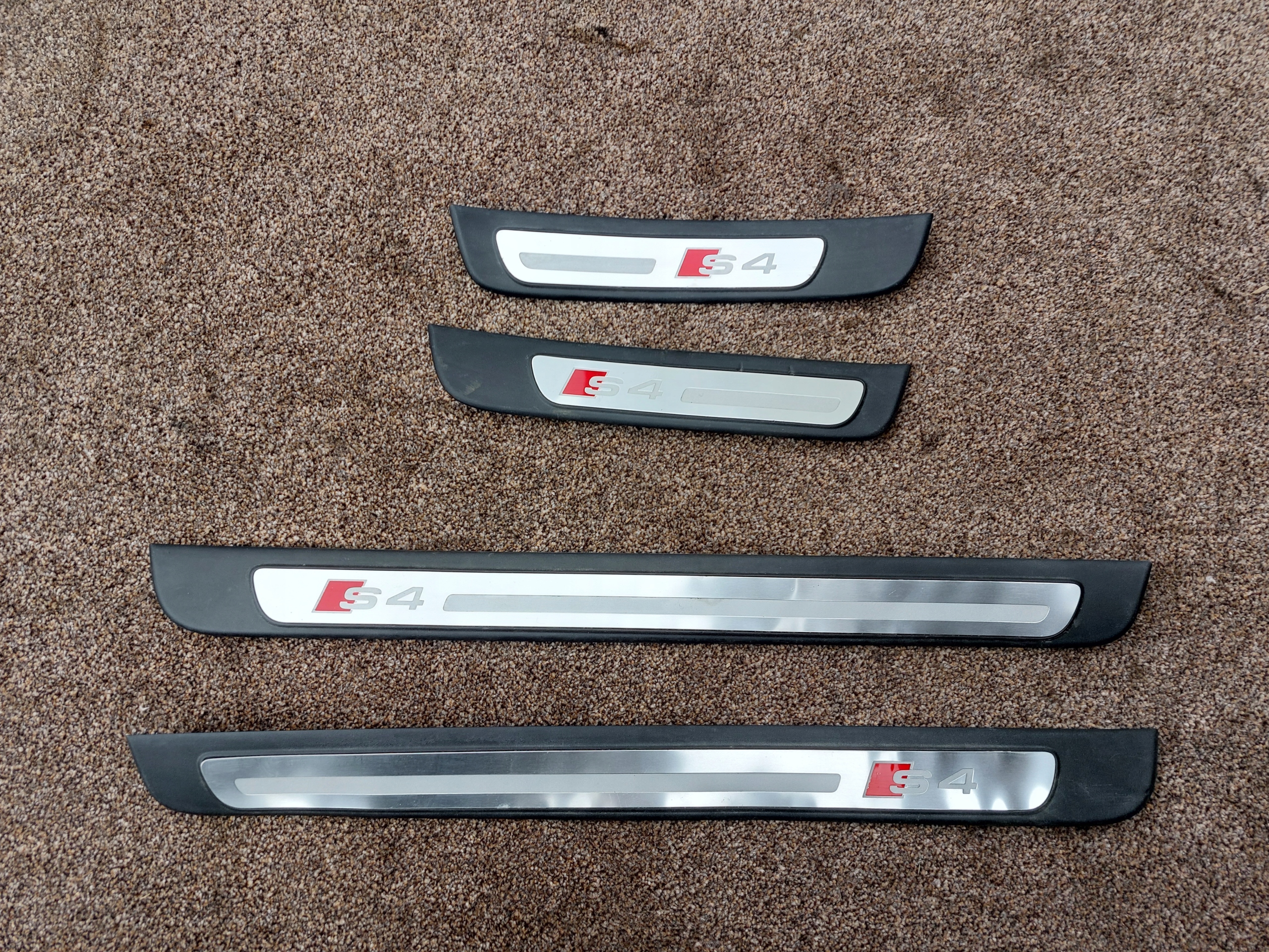 listák PROGOWE benti AUDI S4 B8
