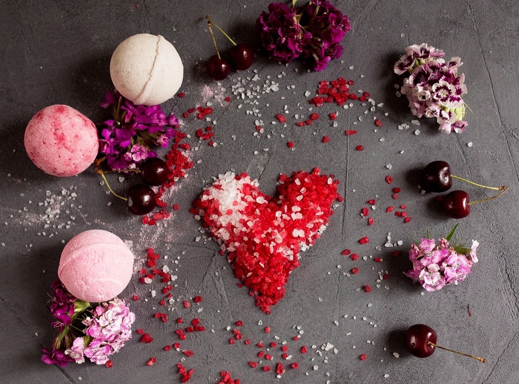 ZESTAW ŚWIĄTECZNY KULE KĄPIELOWE OWOCOWY AROMAT ozdobnie zapakowane Opakowanie kartonik