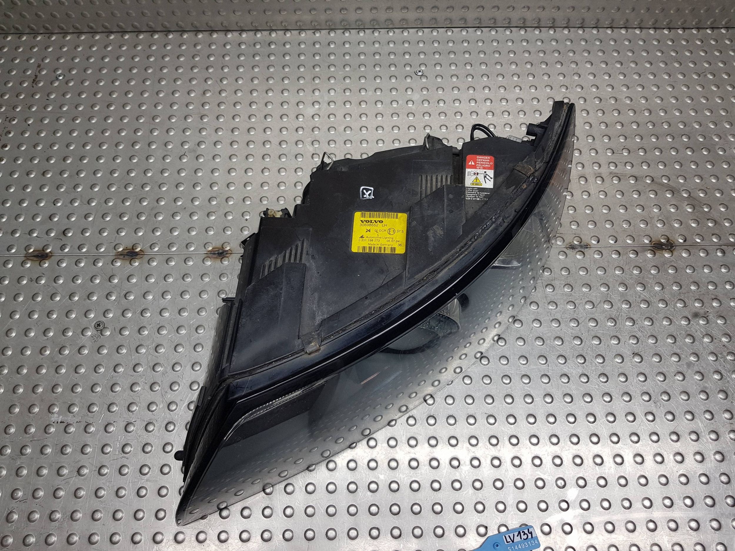 light REFLEKTOR left front XENON 30698652 VOLVO V50 and S40 II 03-11
