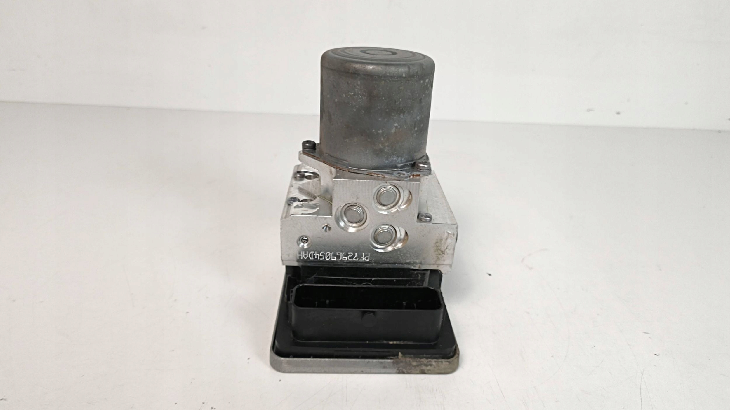 BMW 5 G30 G31 G38 6889160 Pompa ABS