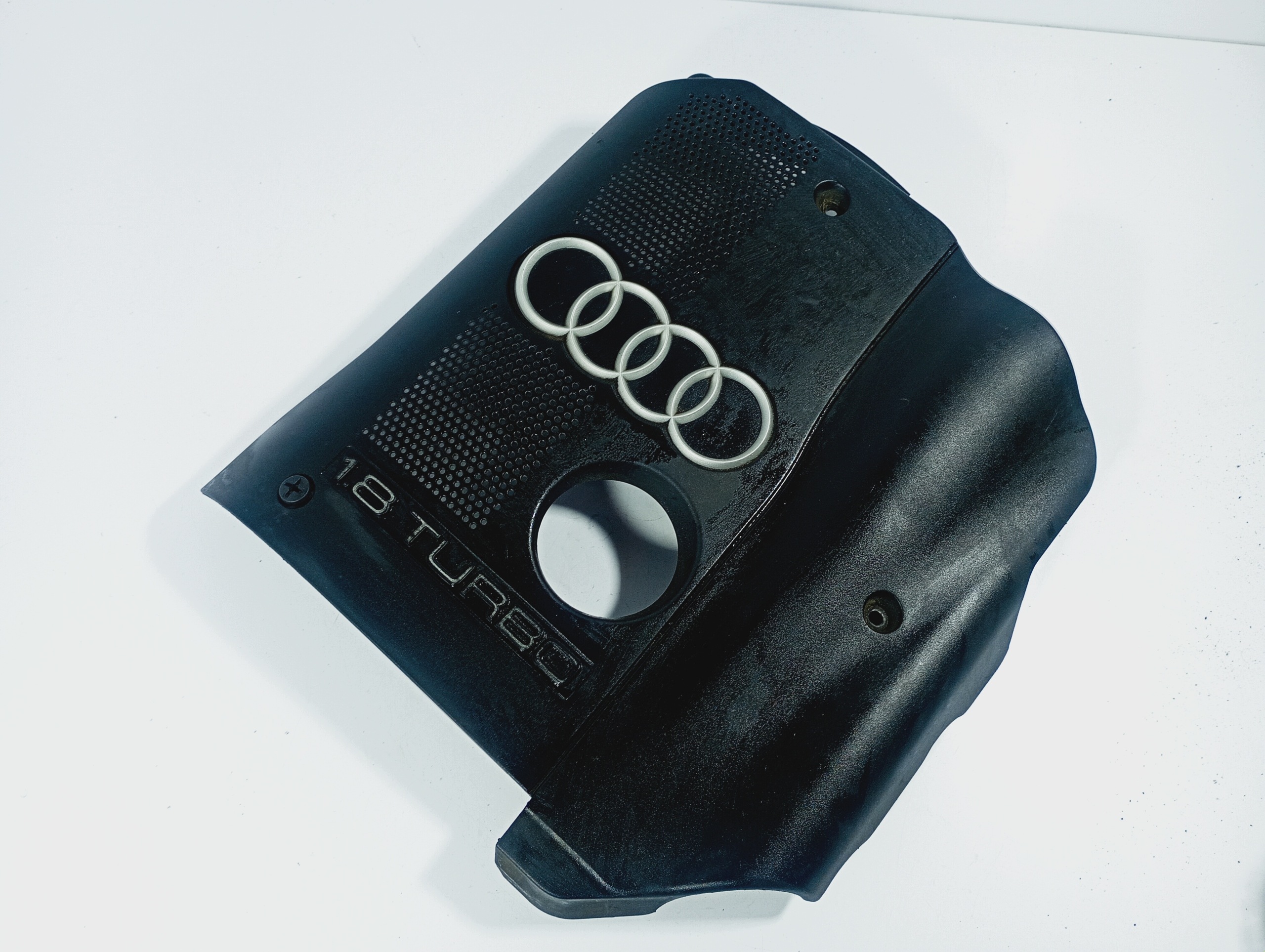 fedél motorfedél OE 058103721 Audi A4 B6 00-06