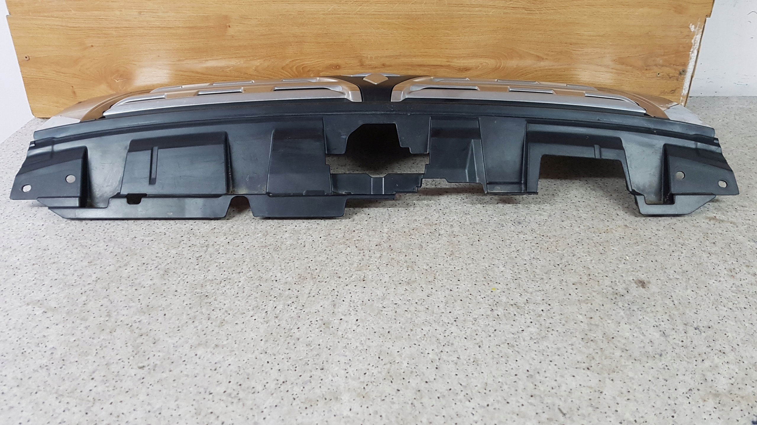 MITSUBISHI PAJERO IV 11-14 GRILL GRILL D 22