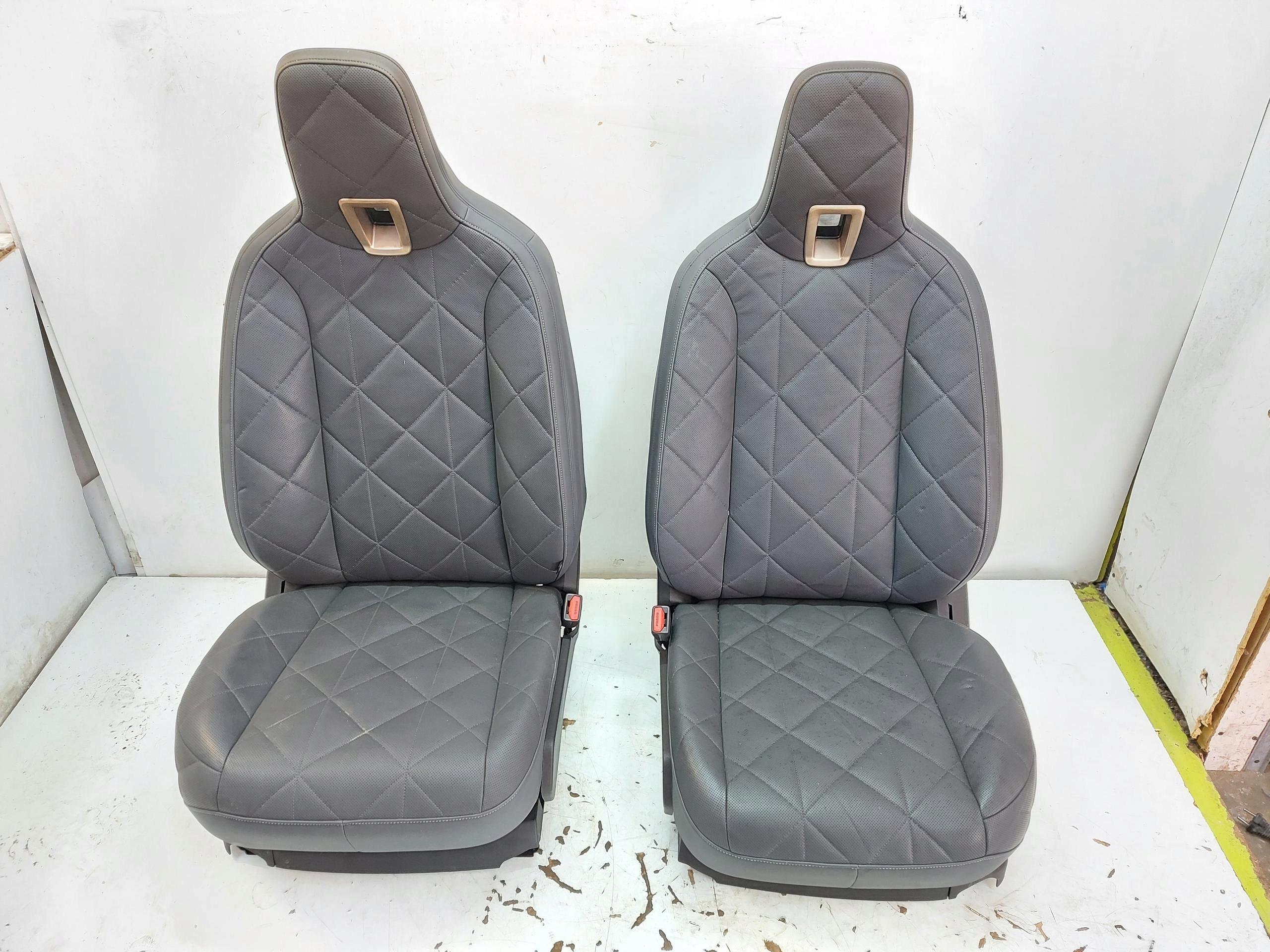 BMW iX i20 2023, Xdrive50 seats front left right KOMPLET