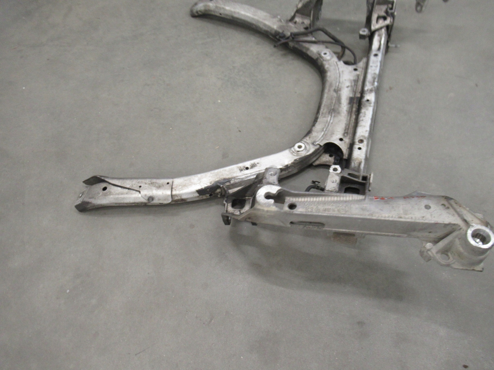 Lawa front axle beam below engine suspension beam BMW E60 E61 E63 E64