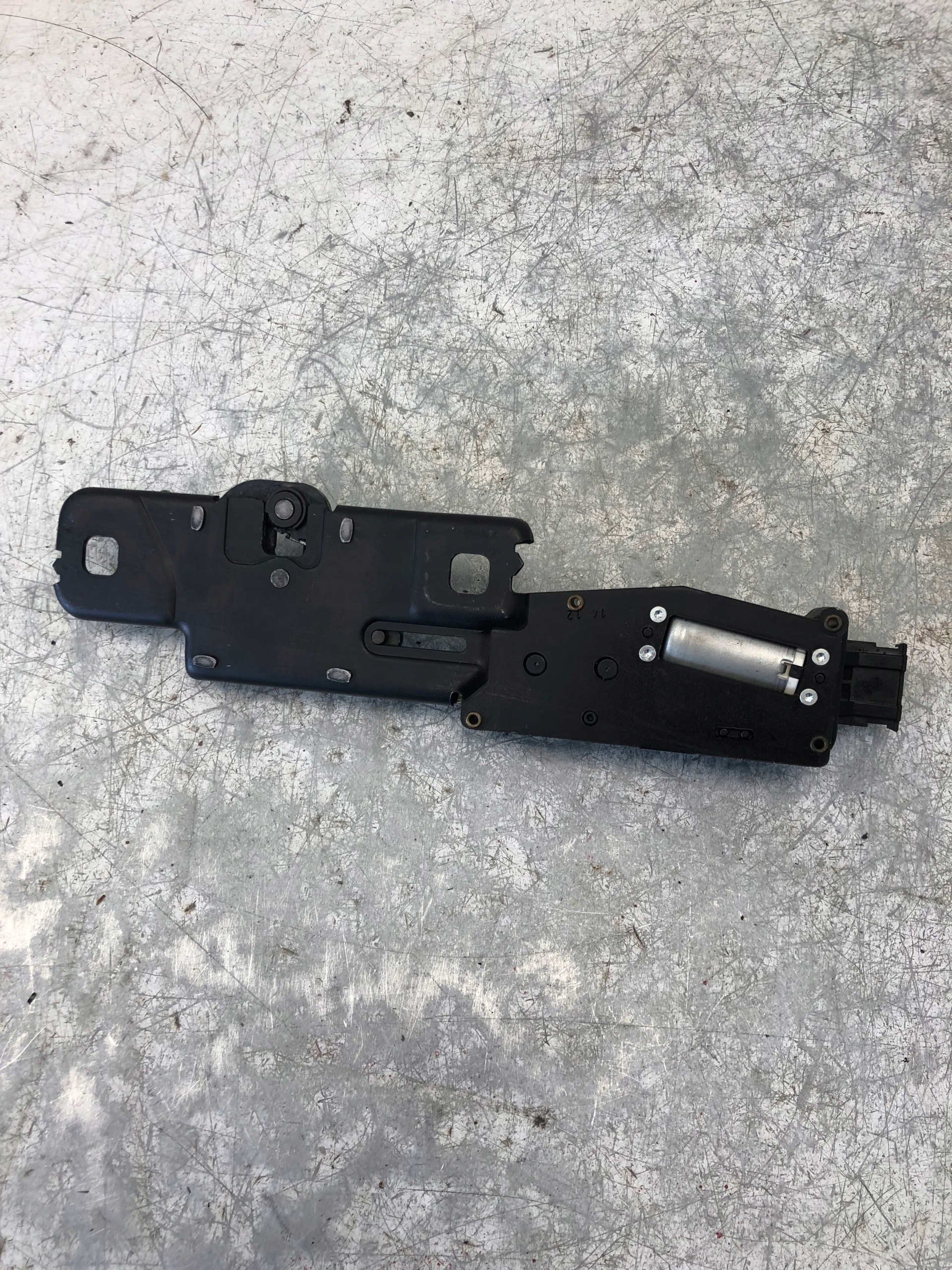lock DOCIAG bonnet AUDI A4 B8 A6 C6 4F9827383E