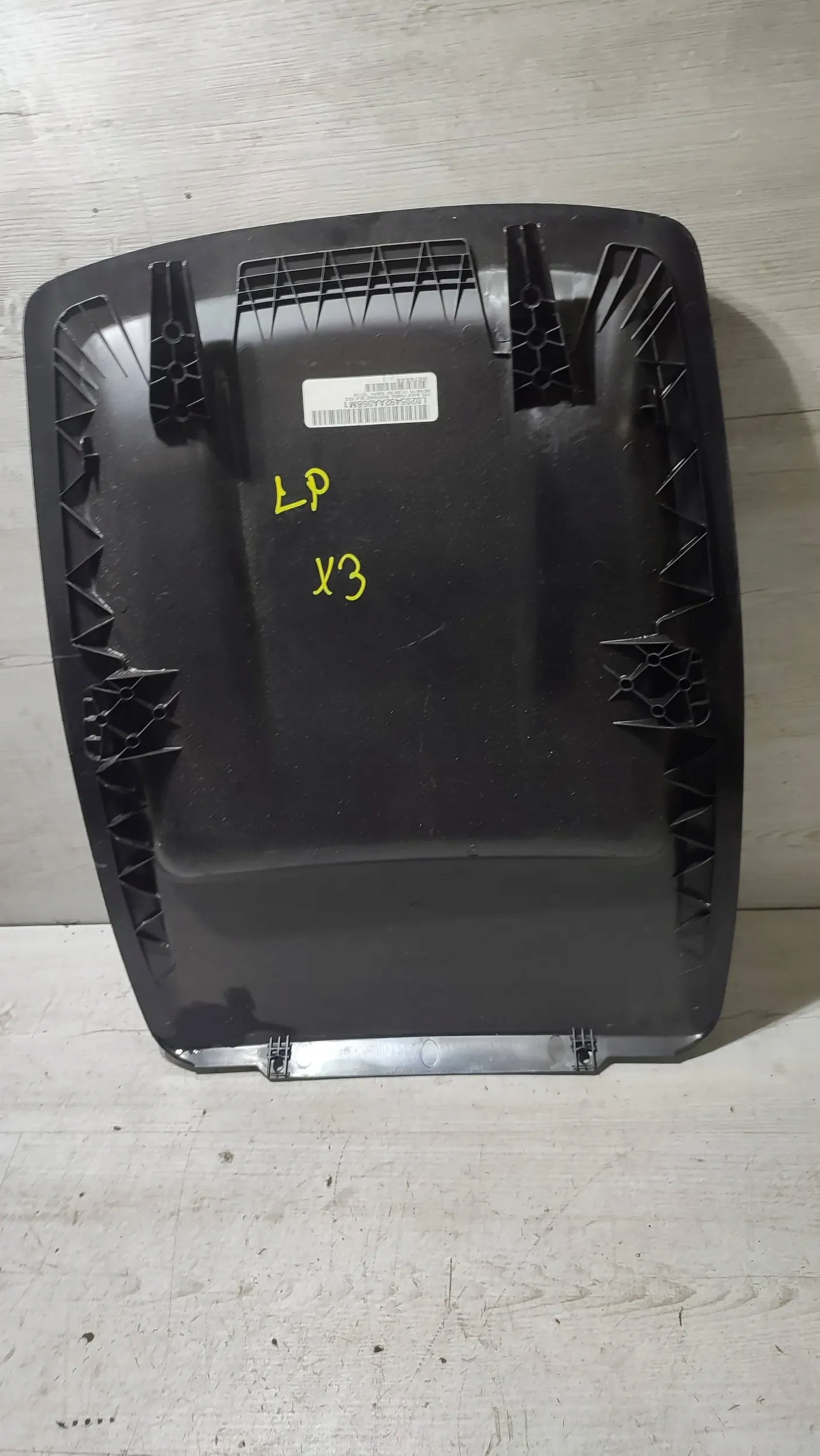 BMW X3 F25 15r 2.0d side seat plastic left front oparcie