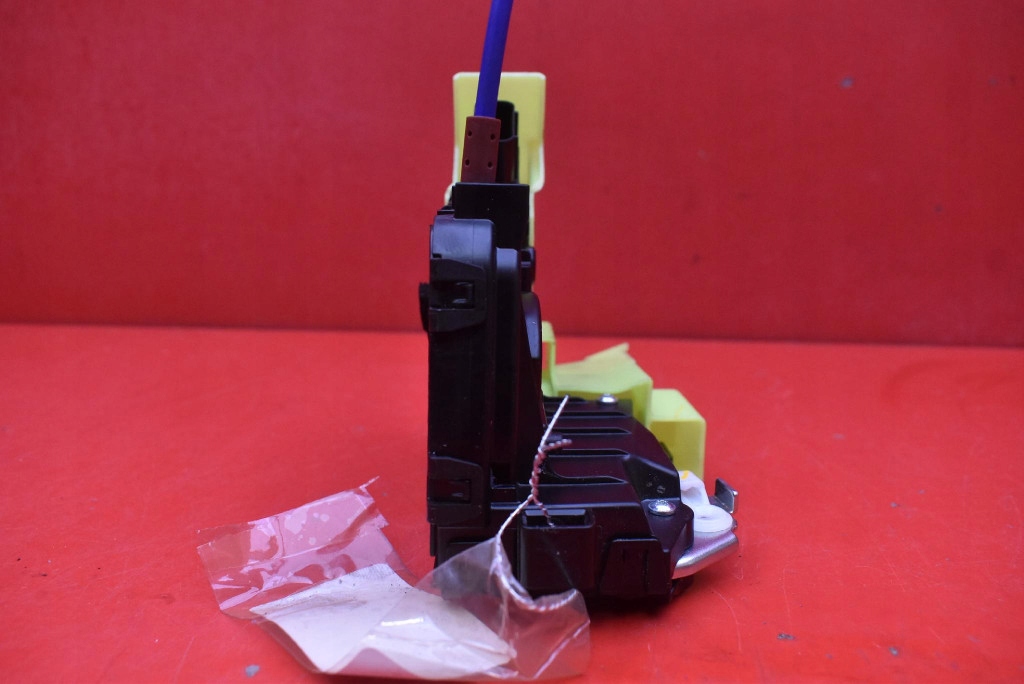 lock door left front front EU 81310-R2010 KIA SPORTAGE 5 V 21-25