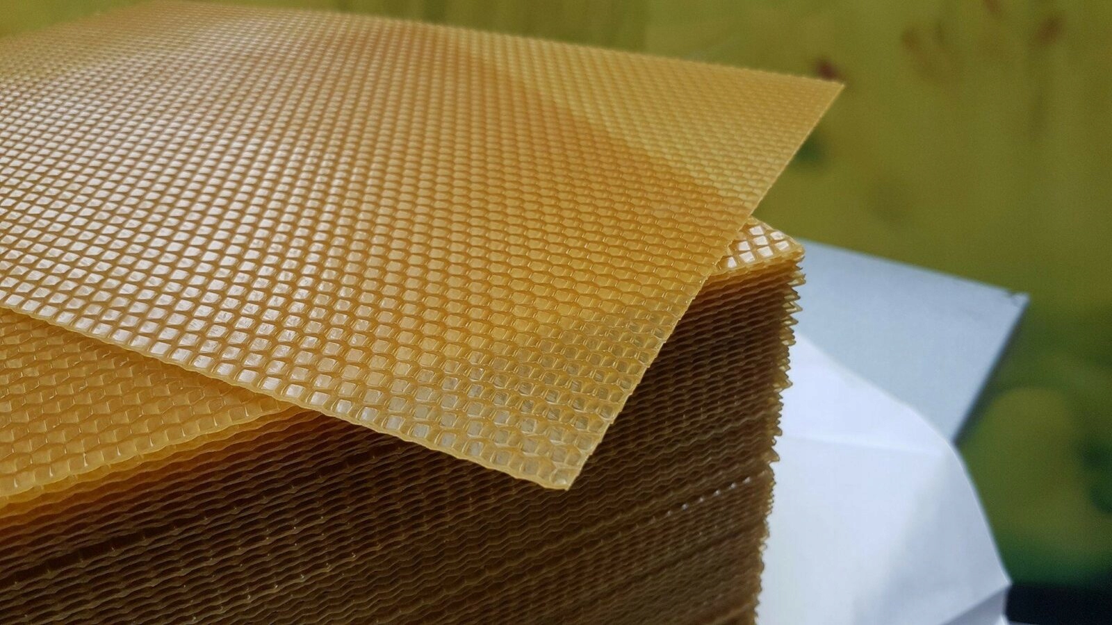 Varšavská Včelka Obyčejná 1 kg cca 14-15 listů Testováno 100% vosk