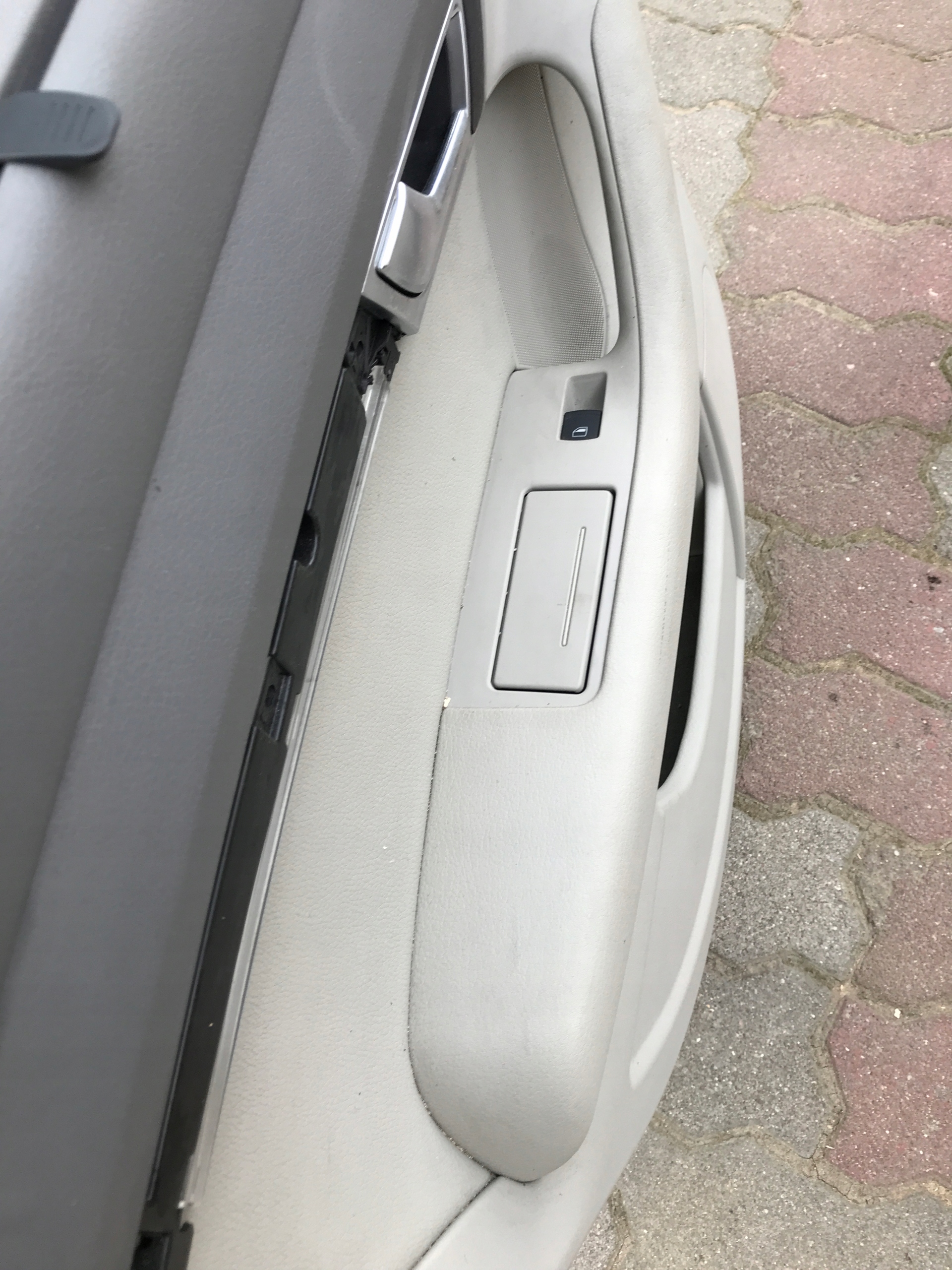 side upholstery blinds door left rear part AUDI A6 C6 KOMBI
