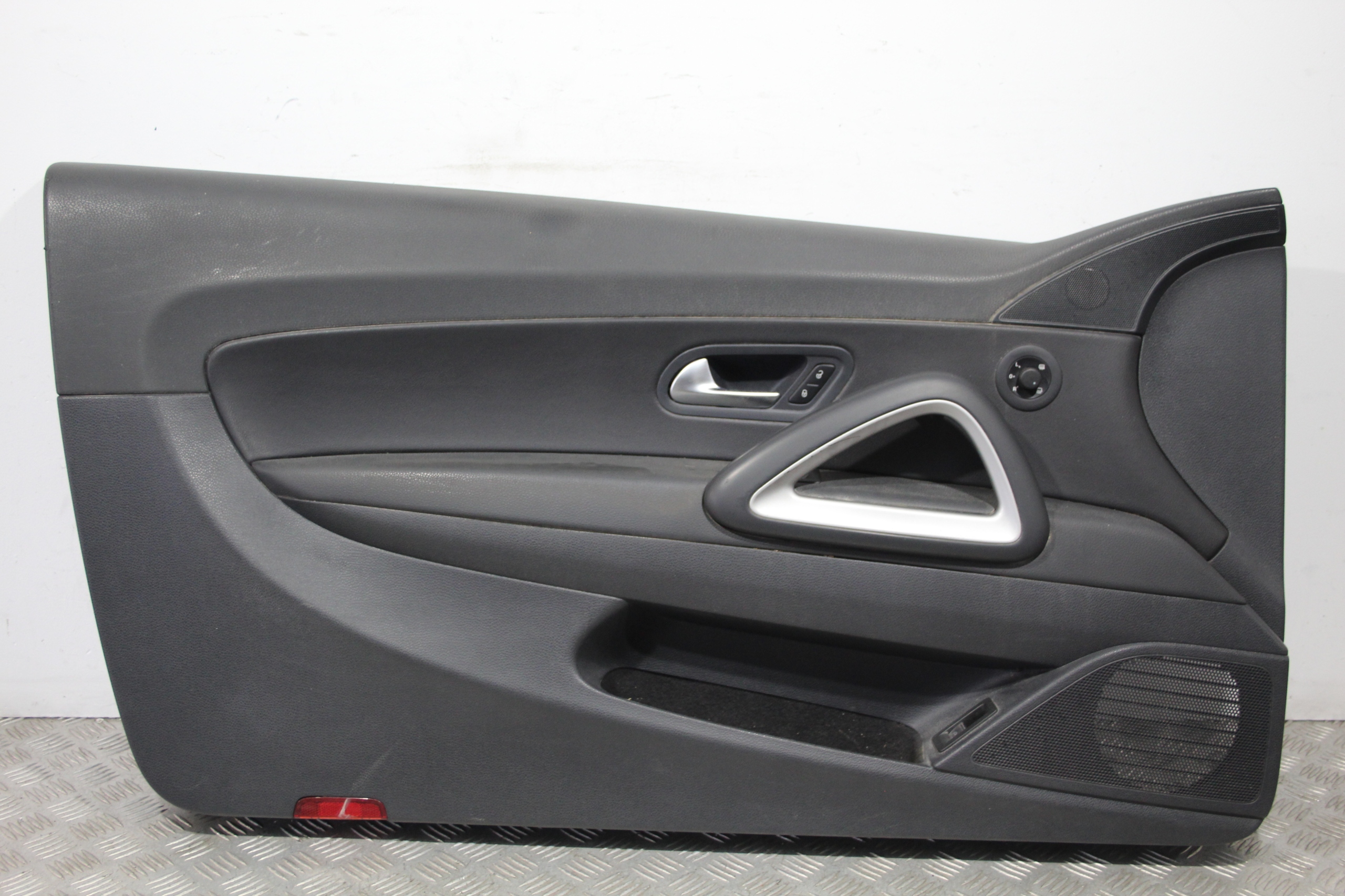 дверные карты передний левый vw SCIROCCO 1K8