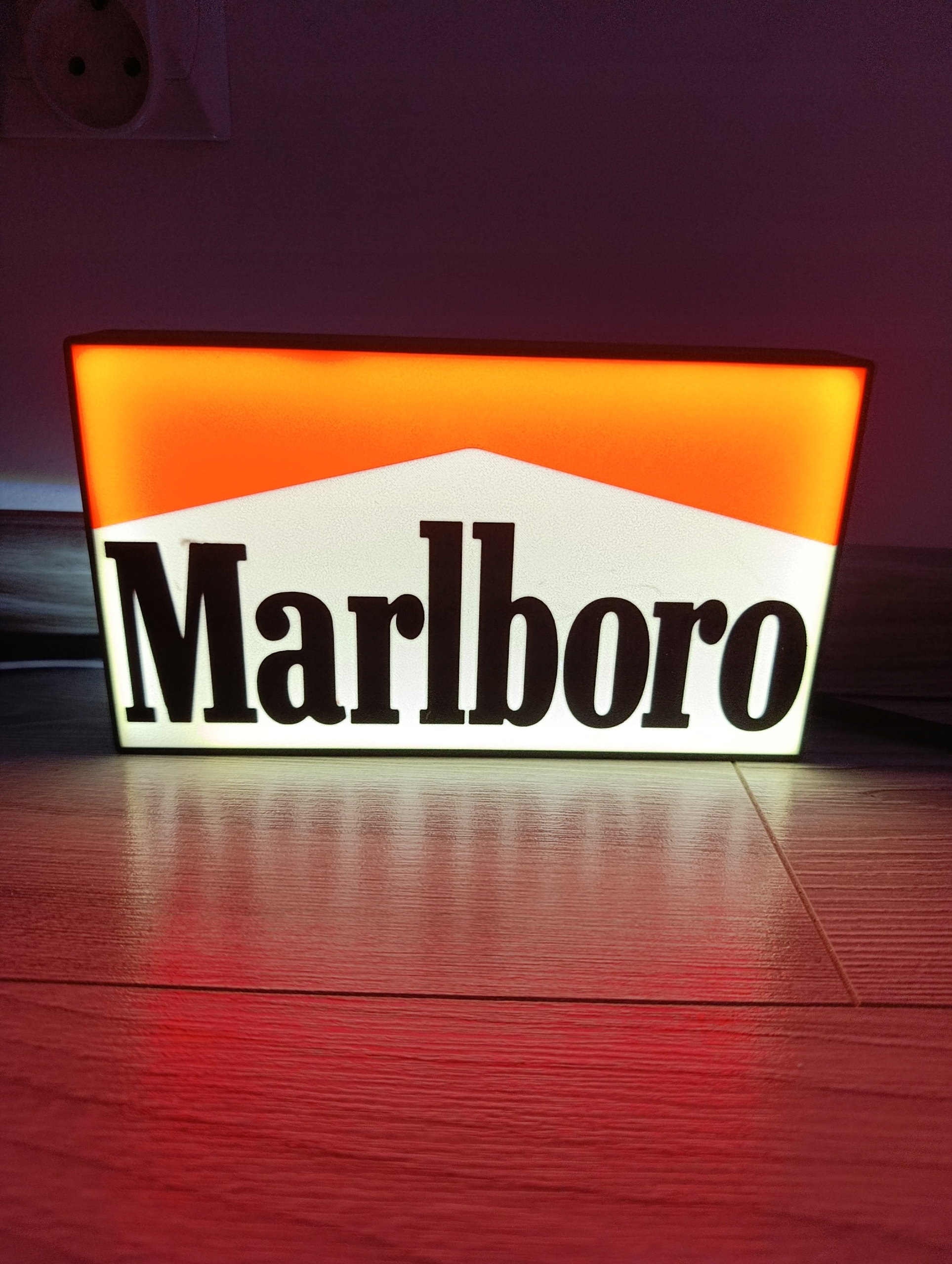 Lampa Led Marlboro