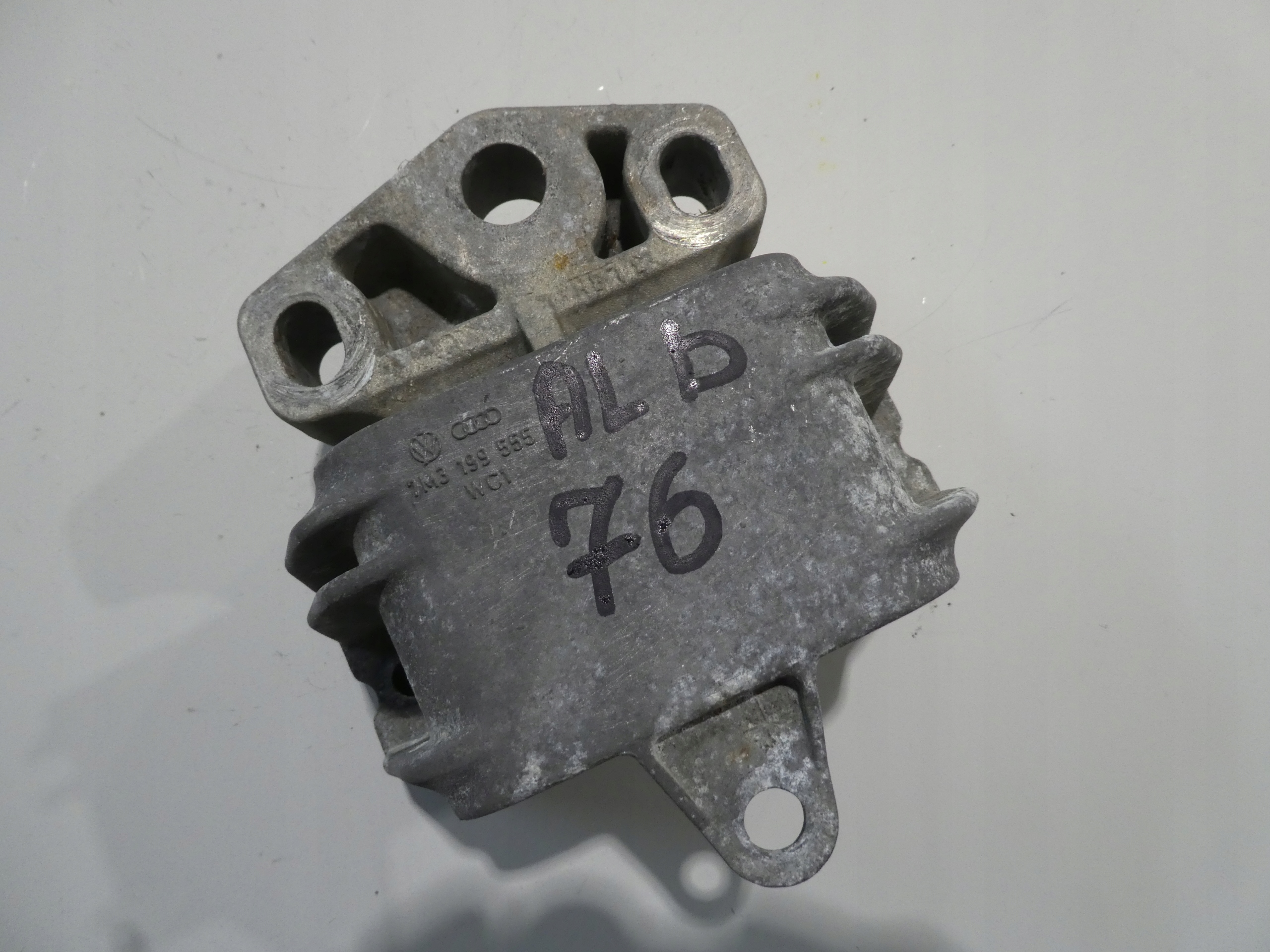 engine mount VW SHARAN and LIFT 7M3199555