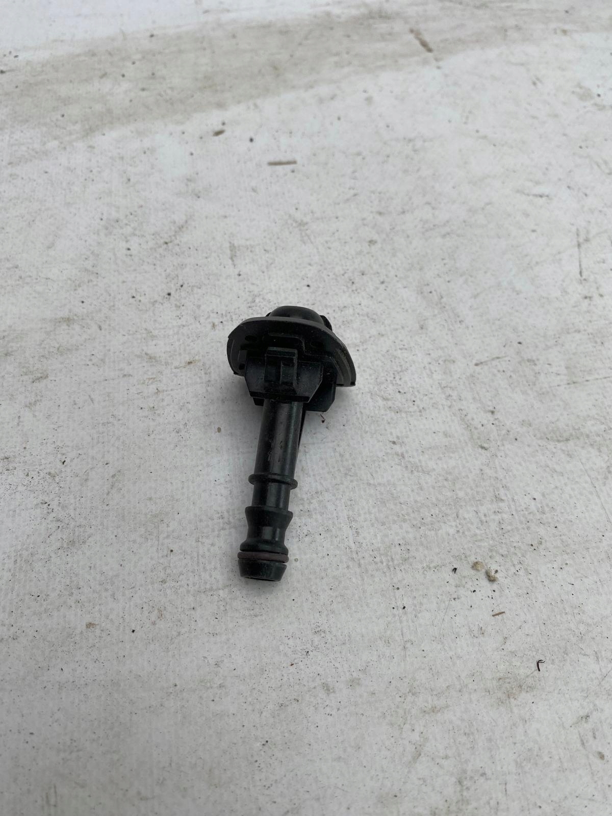 BMW E81 left washer windows PRZEDNIEJ left DYSZA