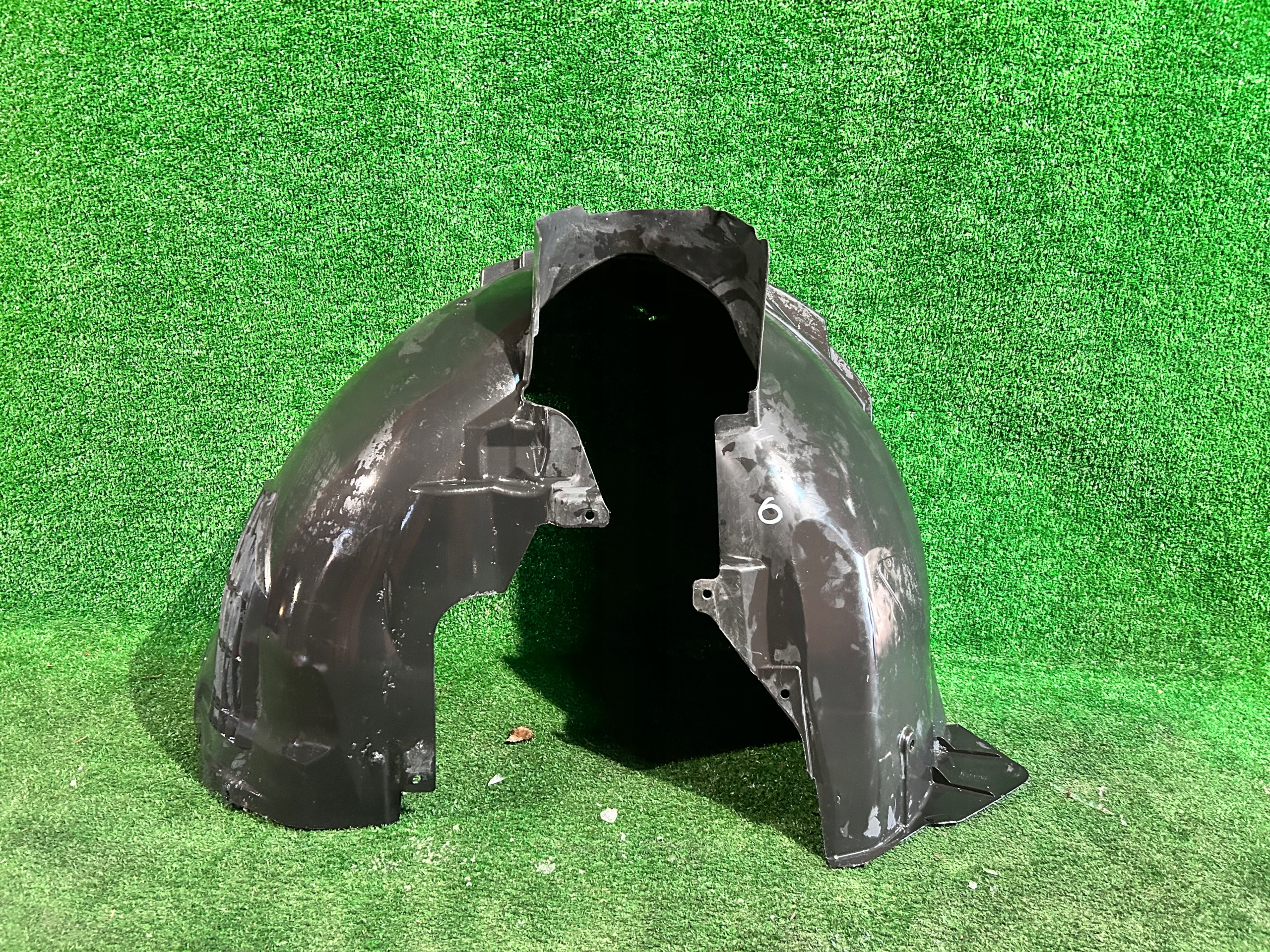 mudguard right front VOLVO XC60 II