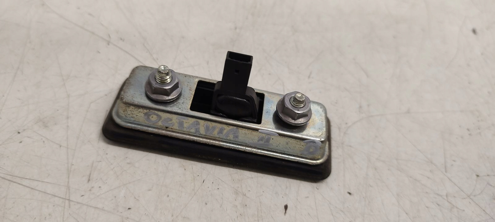 Mikrostyk button handle bonnet Skoda Octavia II LIFT 1,4 TSI