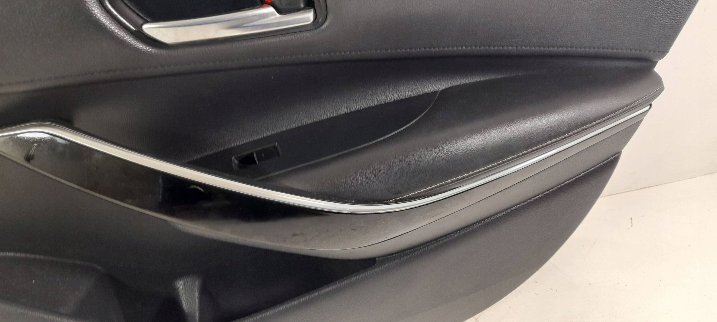 Toyota Corolla E21 side door front right 67611-X1G01 (ET238)