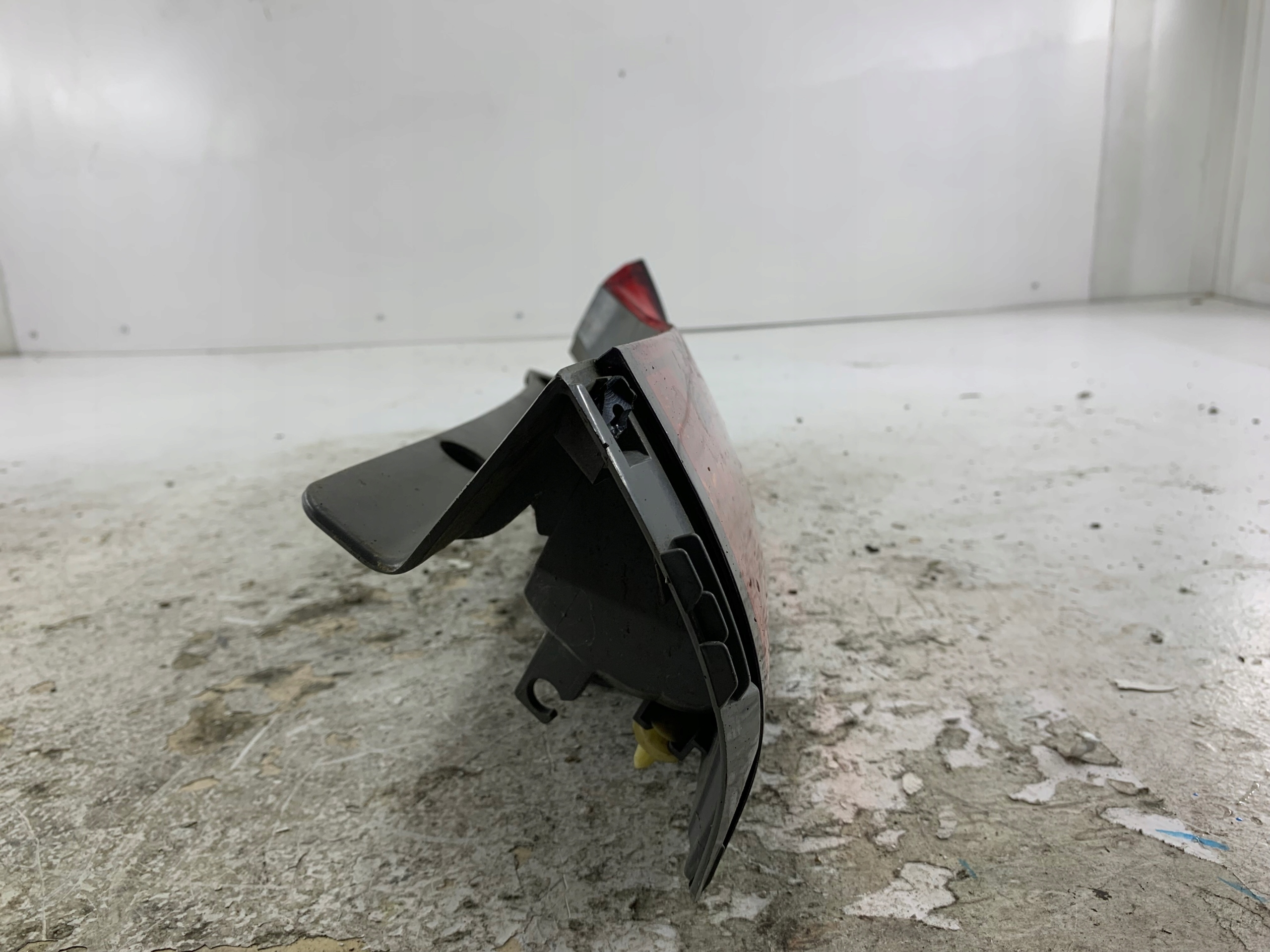HONDA STREAM and LIFT light right rear part