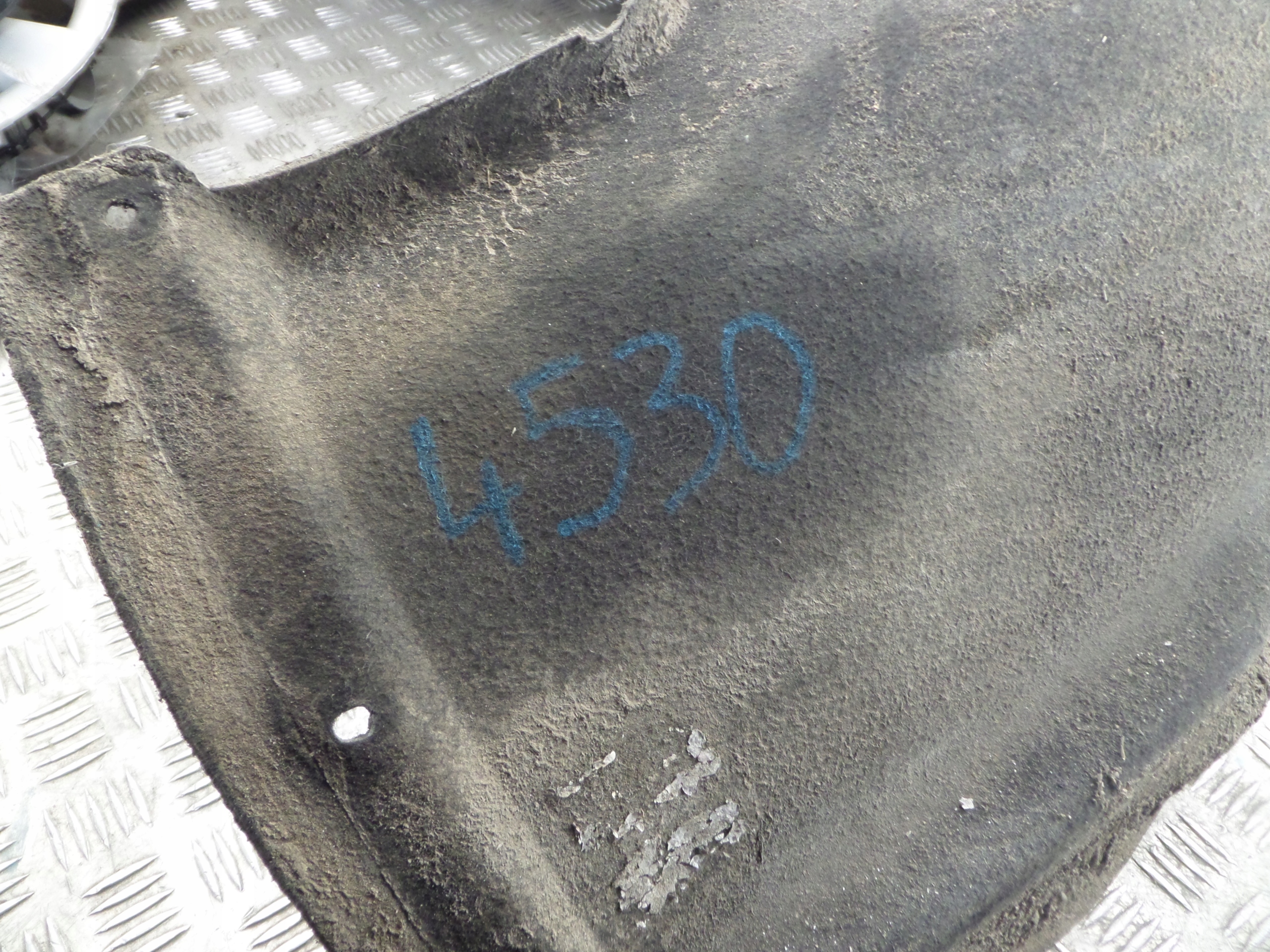 AUDI Q5 mudguard left left rear part rear.