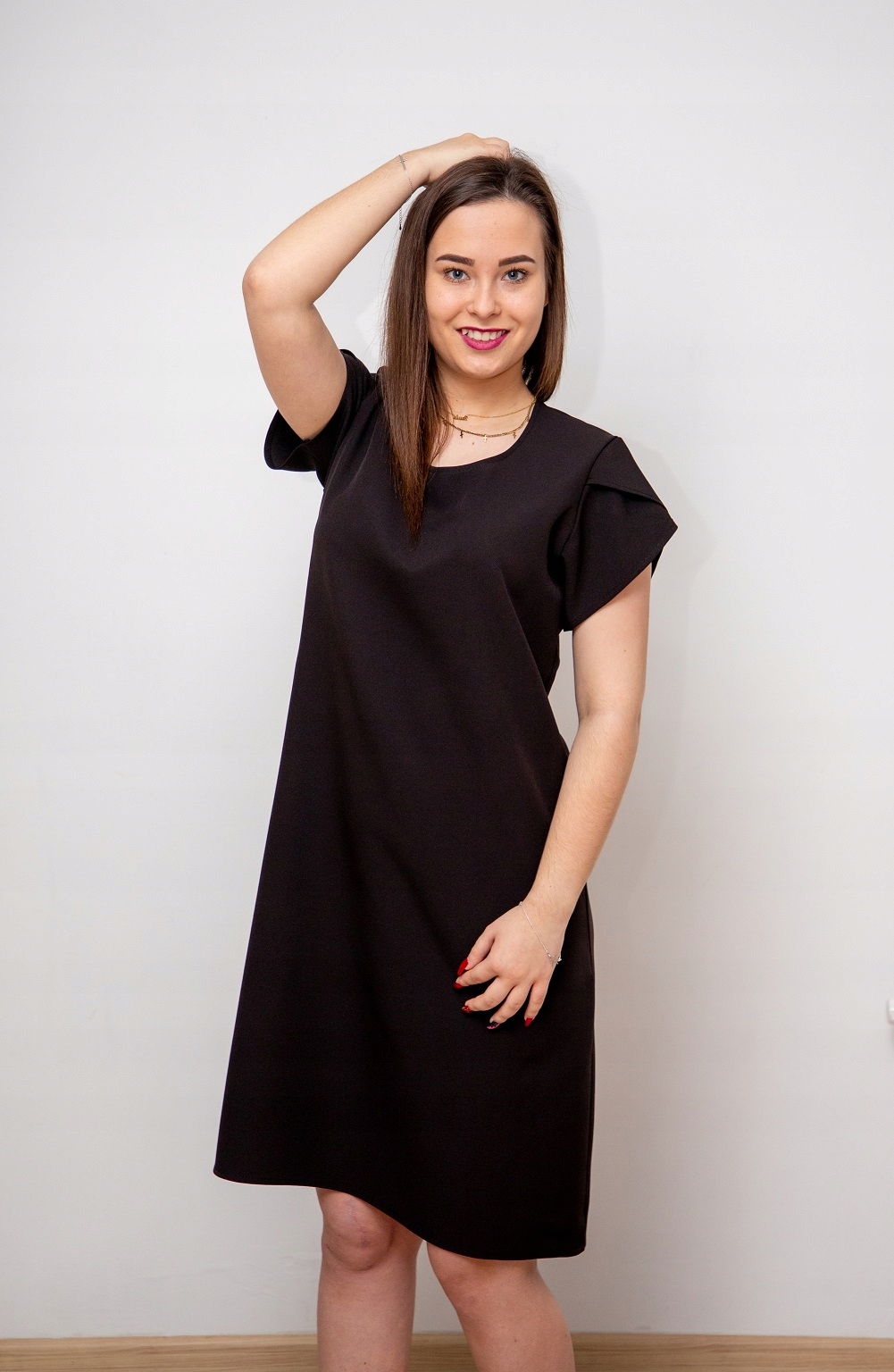 GUSTOWNA ELEGANCKA KLASYCZNA SUKIENKA DAMSKA 46 Długość midi