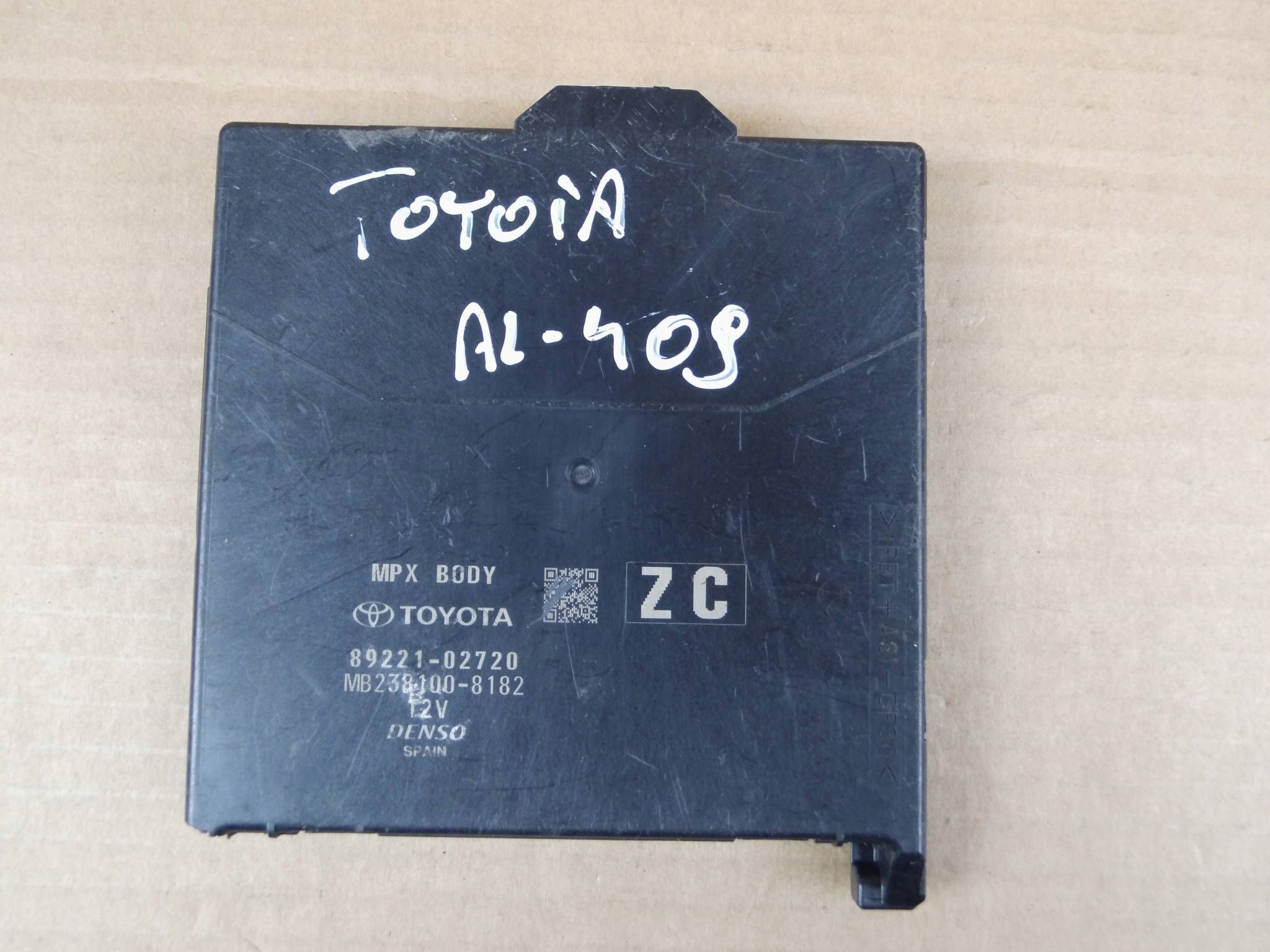 Toyota Corolla E21 module computer control unit komfortu 89221-02720