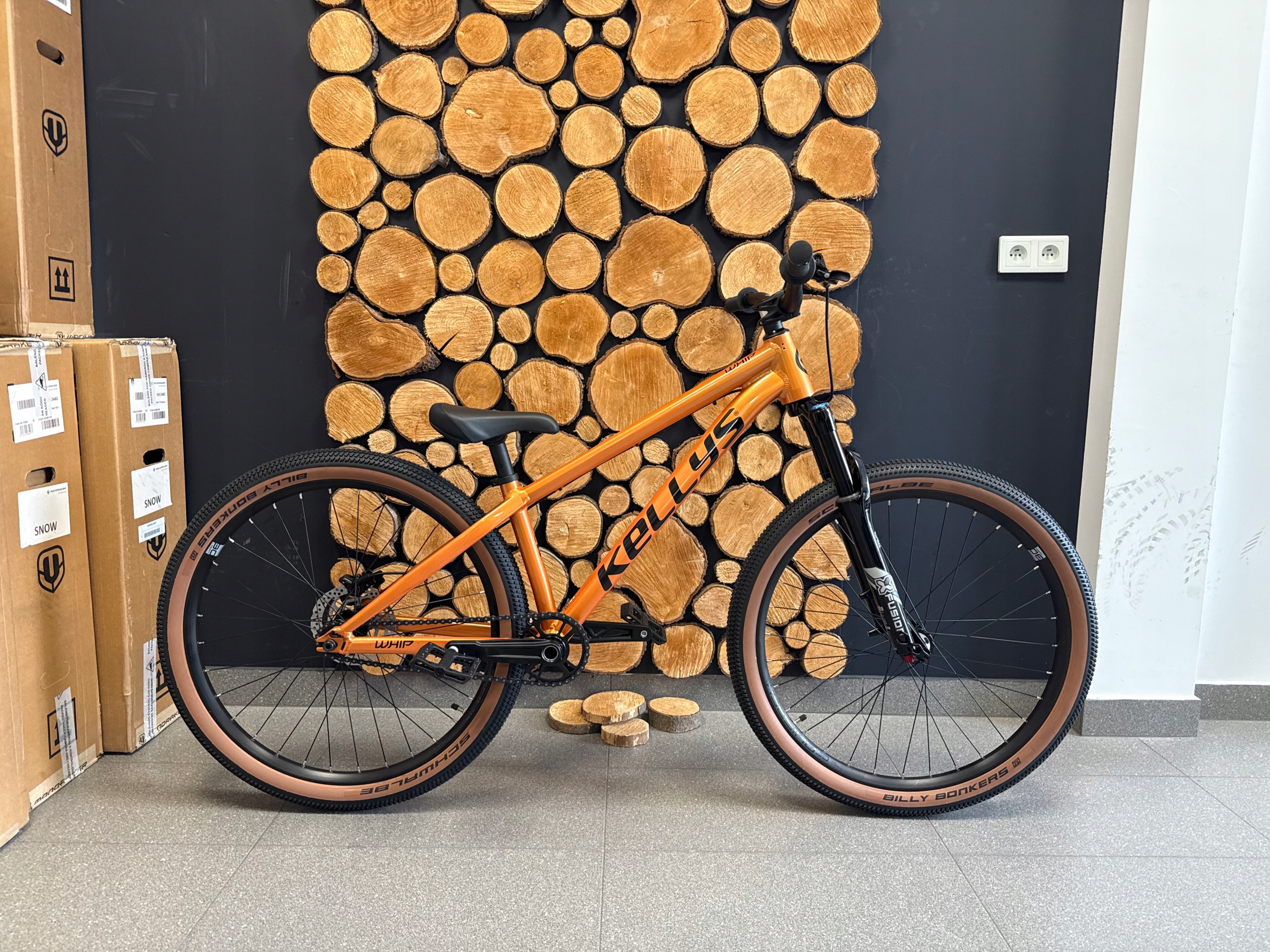 Dirtové kolo Kellys Whip 70 Dj Dusty Orange 26" M