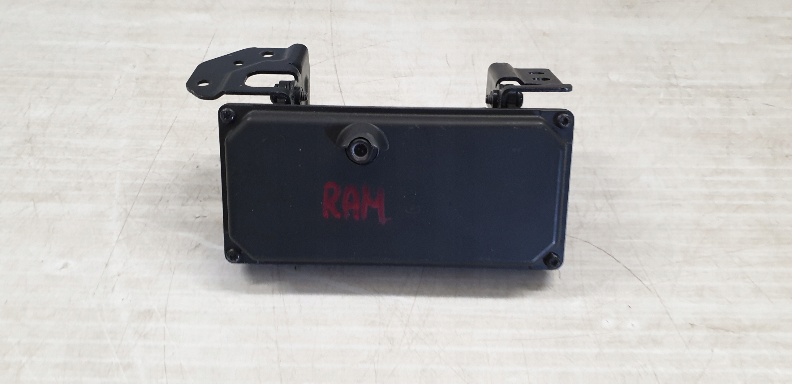 Dodge RAM 1500 5 V Kamera Radar Przód SZYBA 68320948AB 19-24r