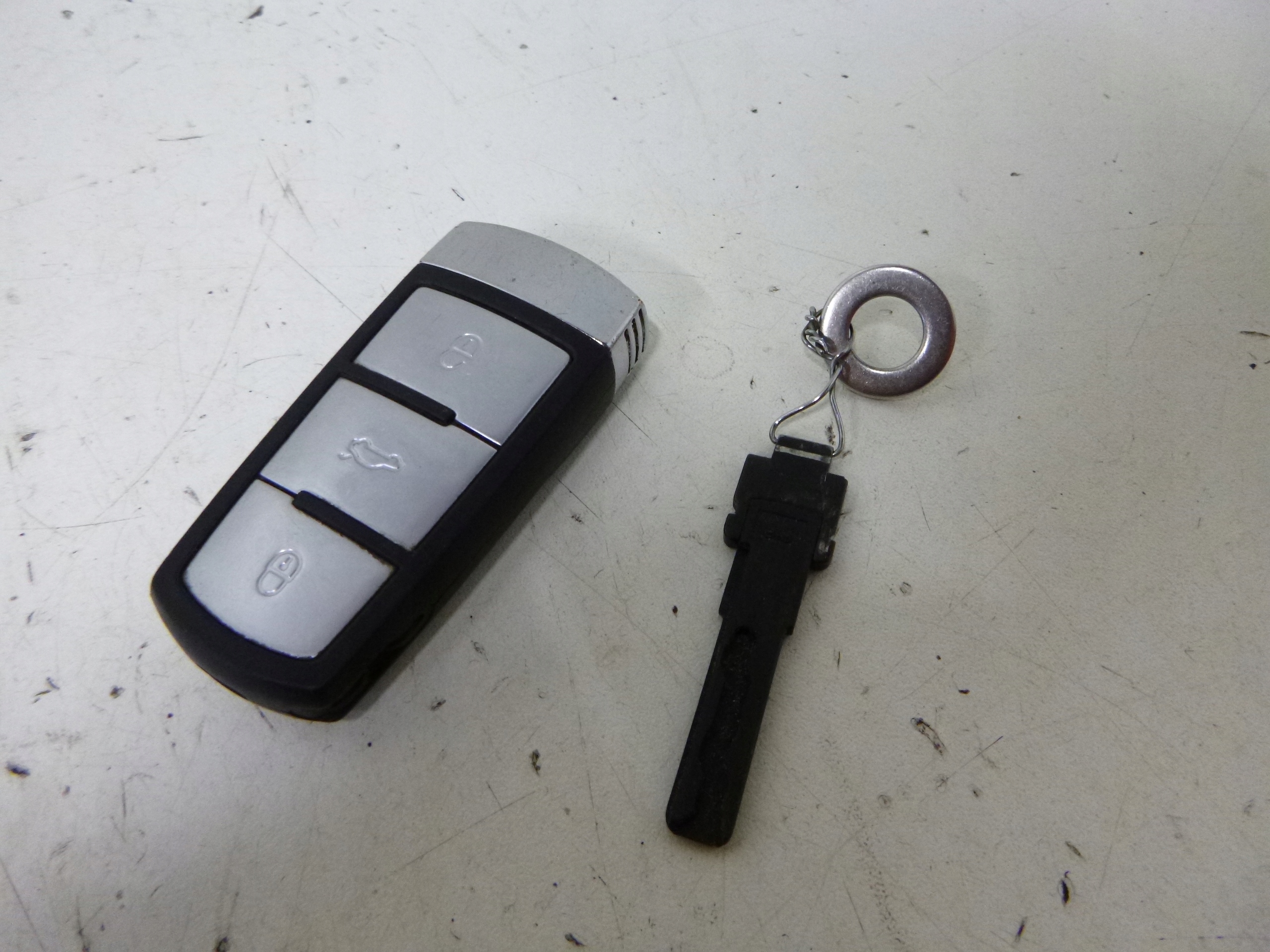 ignition + key VW Passat B6 2007r. 3C0905843M